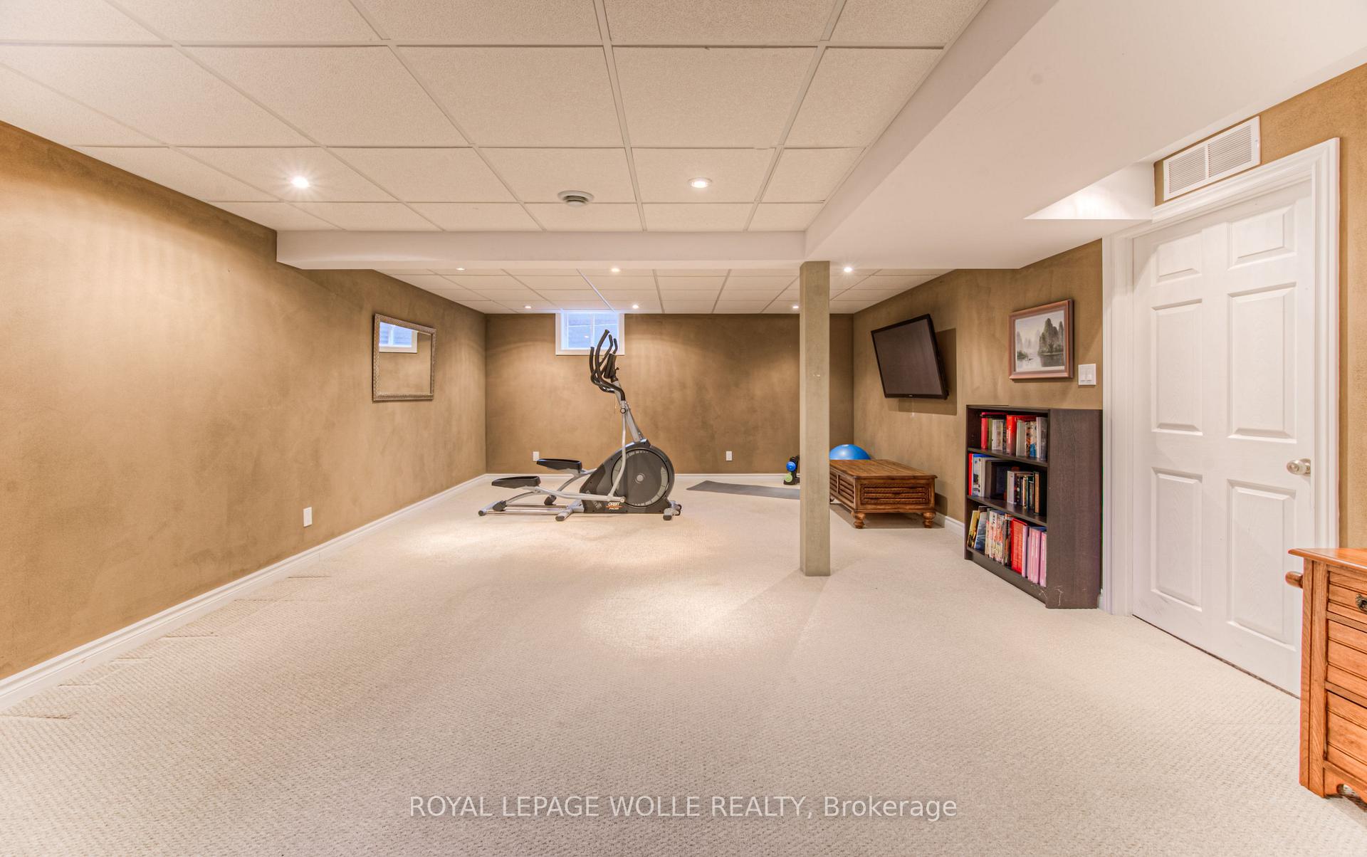 Photo 31 of 271 Beechlawn Drive, Waterloo — HOMEH