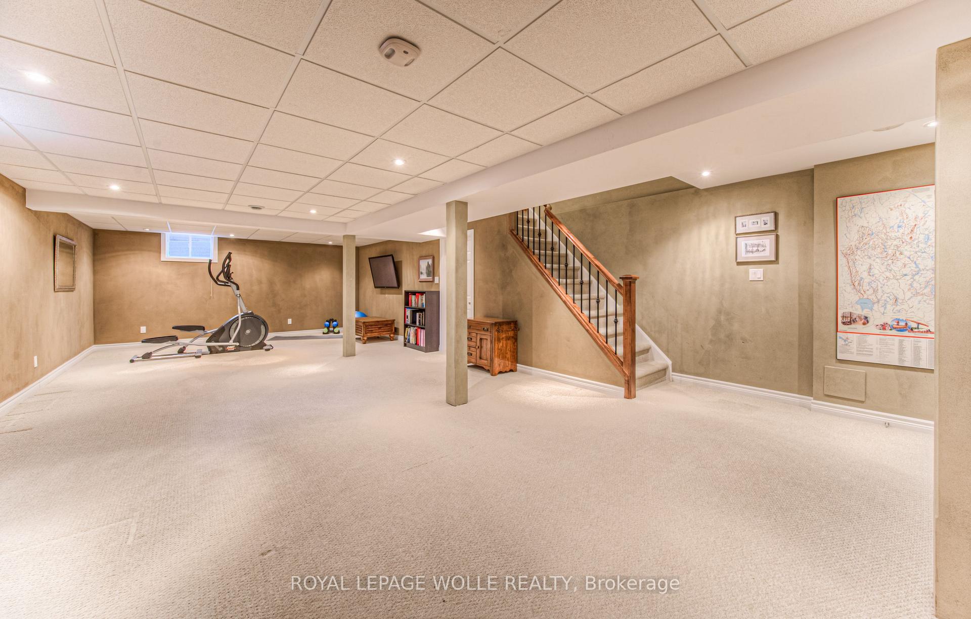 Photo 33 of 271 Beechlawn Drive, Waterloo — HOMEH