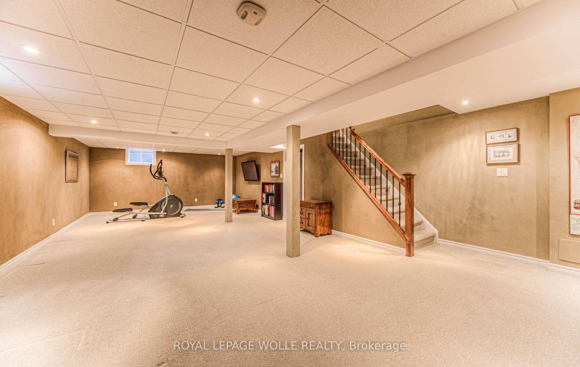 Photo 34 of 271 Beechlawn Drive, Waterloo — HOMEH