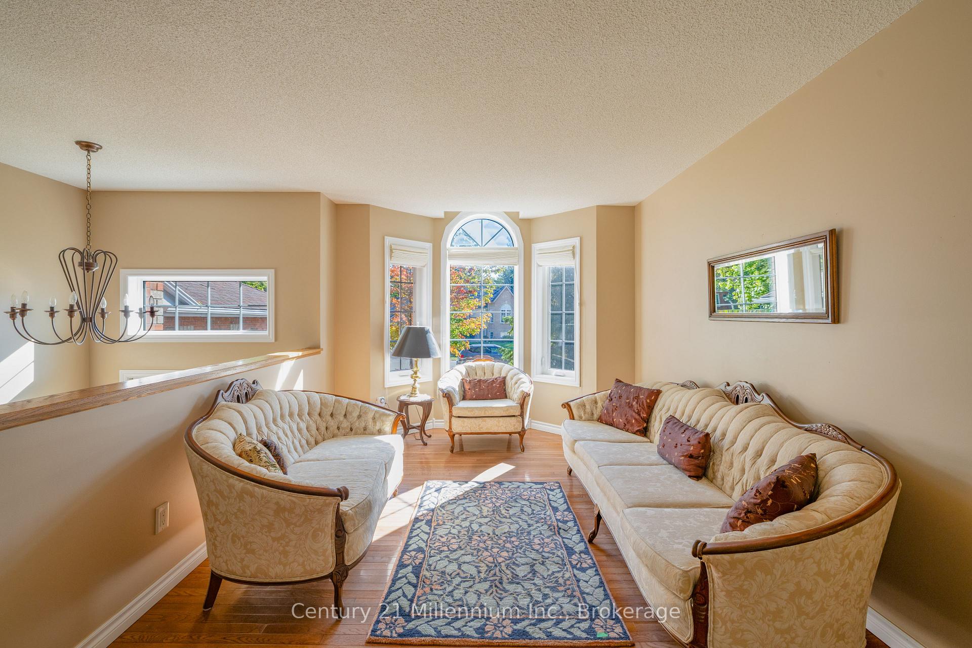 Photo 4 of 30 Smallman Drive, Wasaga Beach — HOMEH