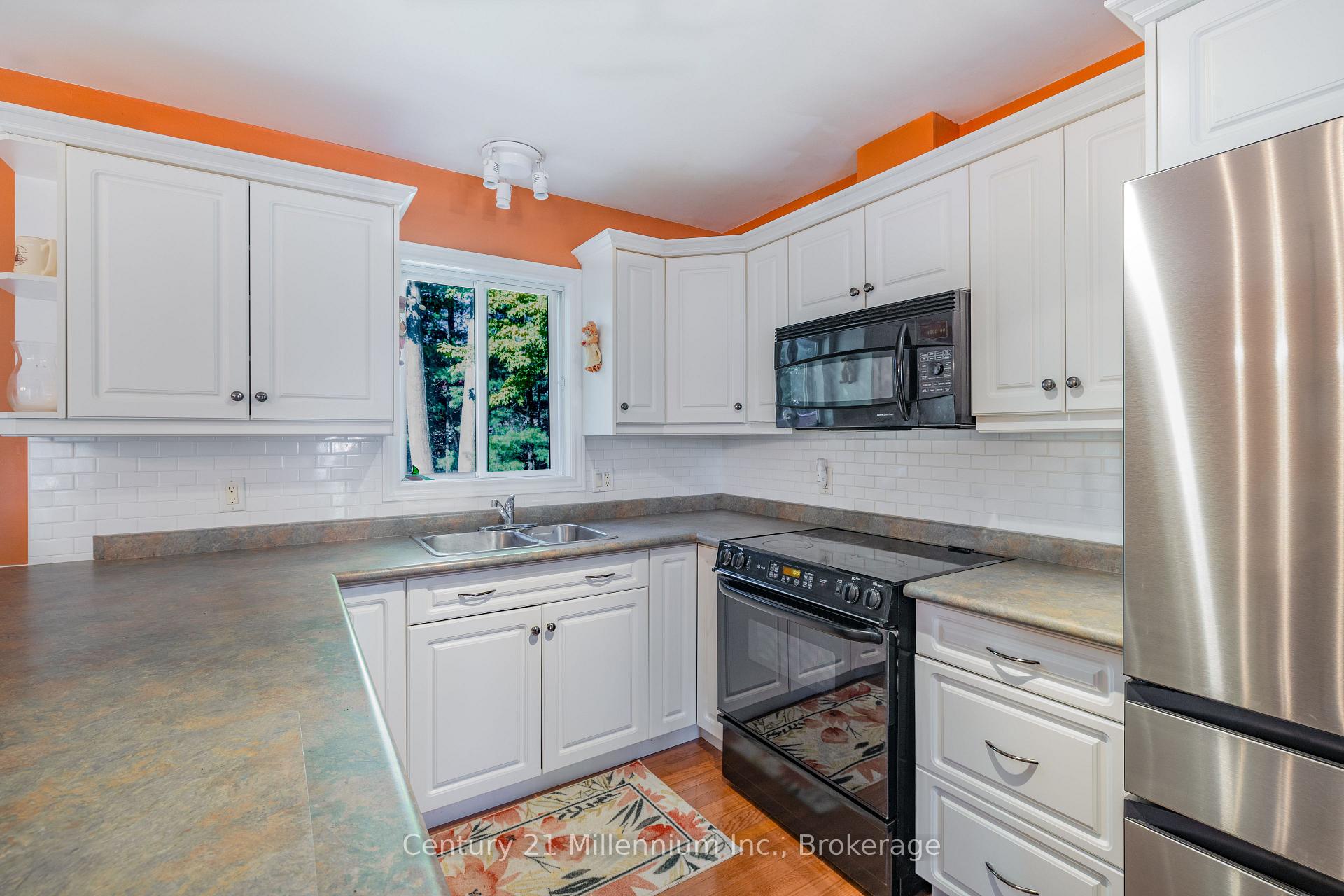 Photo 7 of 30 Smallman Drive, Wasaga Beach — HOMEH