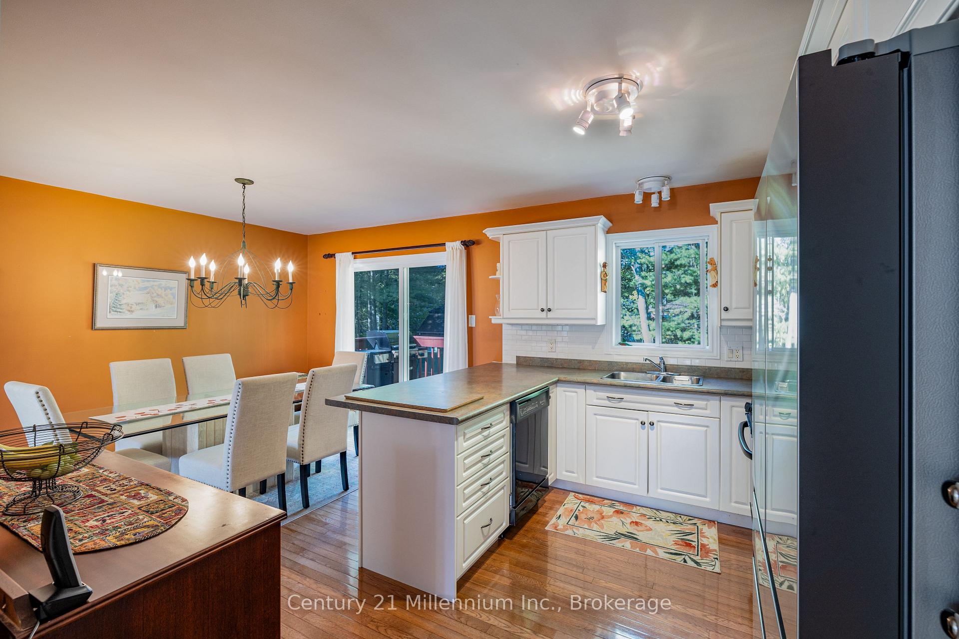 Photo 9 of 30 Smallman Drive, Wasaga Beach — HOMEH