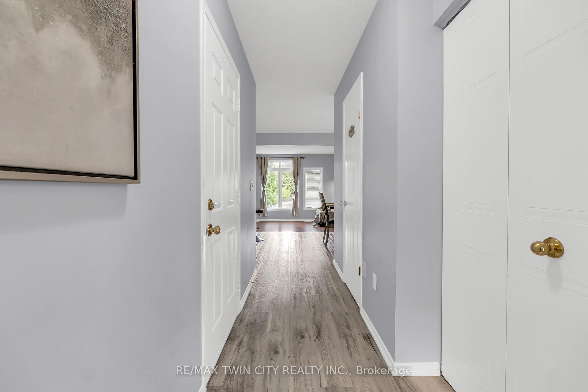 Photo 13 of 556 Dansbury Drive, Waterloo — HOMEH