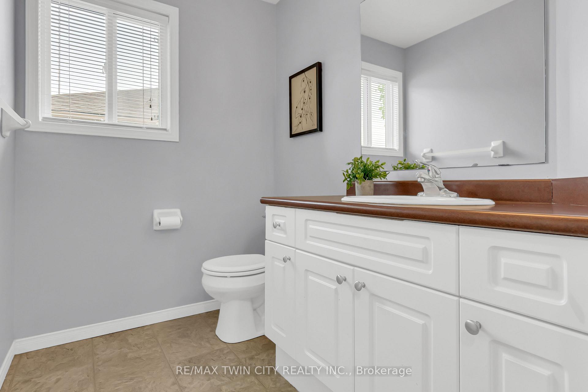 Photo 22 of 556 Dansbury Drive, Waterloo — HOMEH