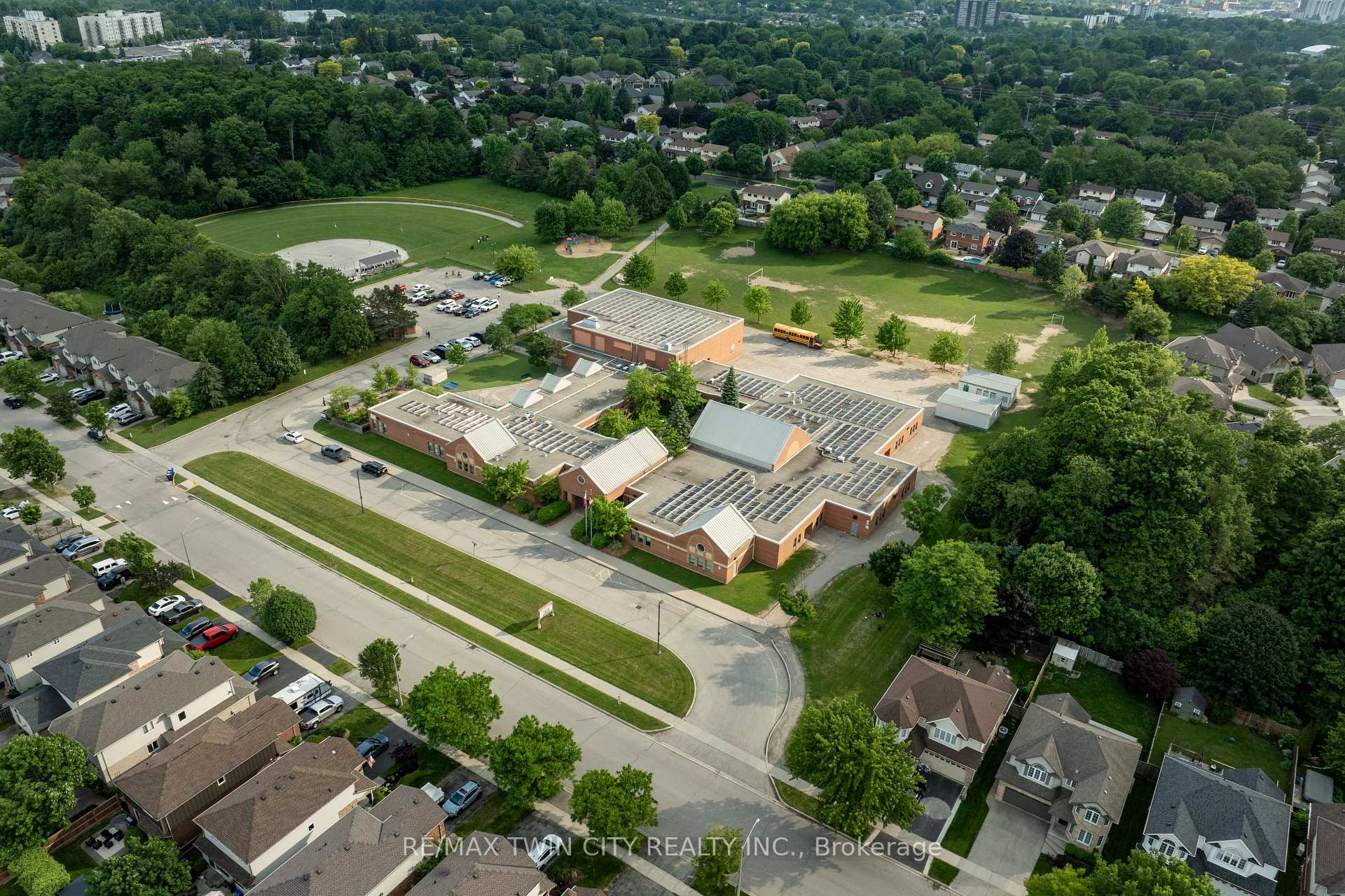 Photo 36 of 556 Dansbury Drive, Waterloo — HOMEH
