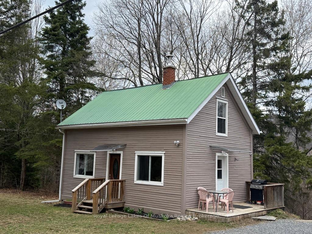 Front of 87 Ferguson Road E