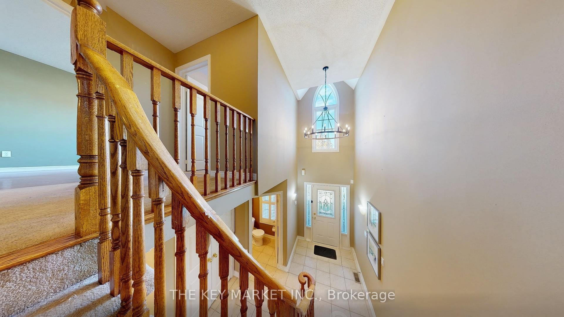 Photo 5 of 3 Cranborne Crescent, Whitby, Brooklin — HOMEH