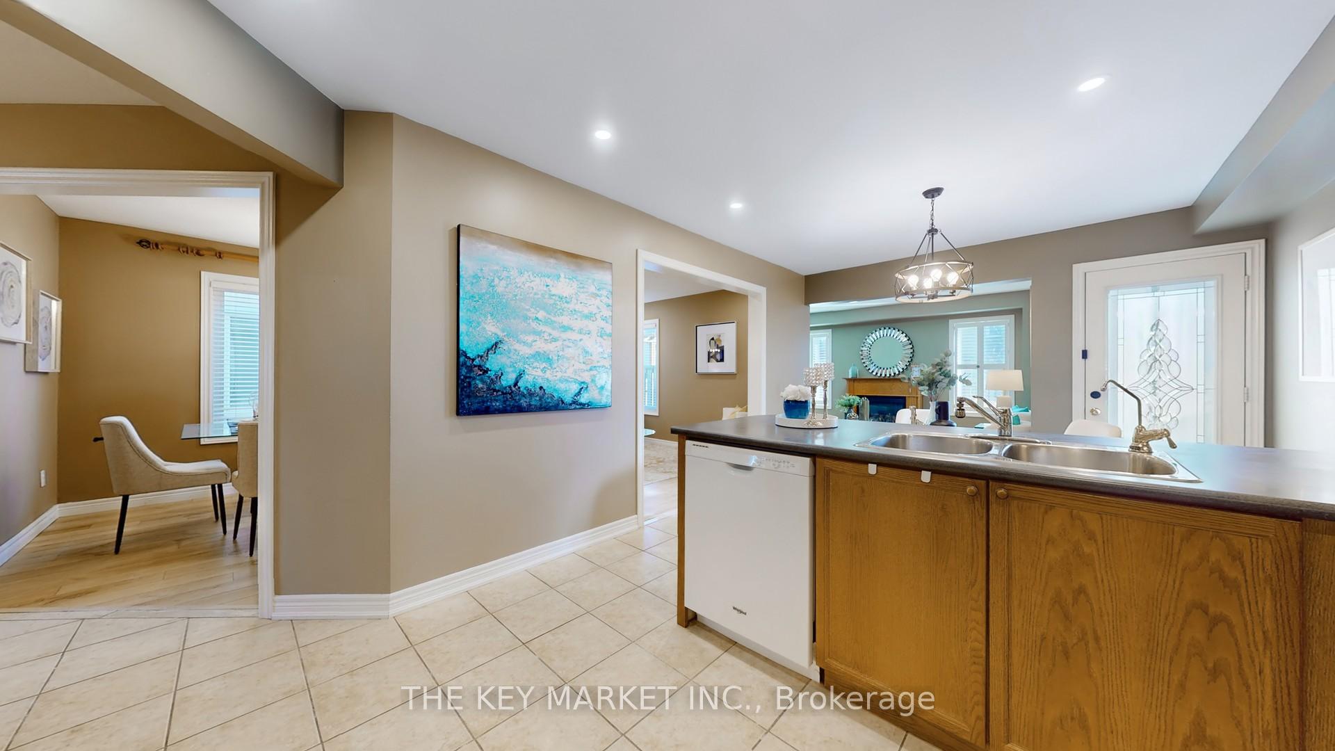 Photo 16 of 3 Cranborne Crescent, Whitby, Brooklin — HOMEH