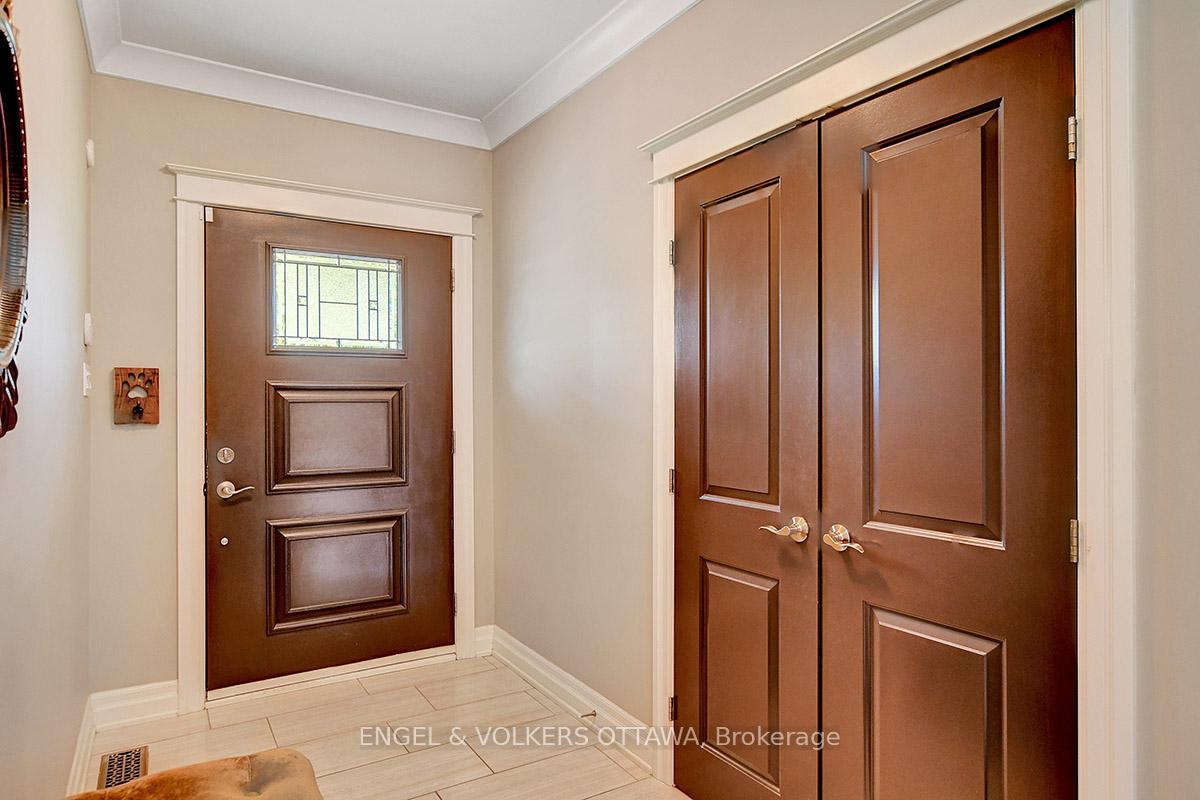 Photo 3 of 1438 Randall Avenue, Ottawa, Alta Vista — HOMEH