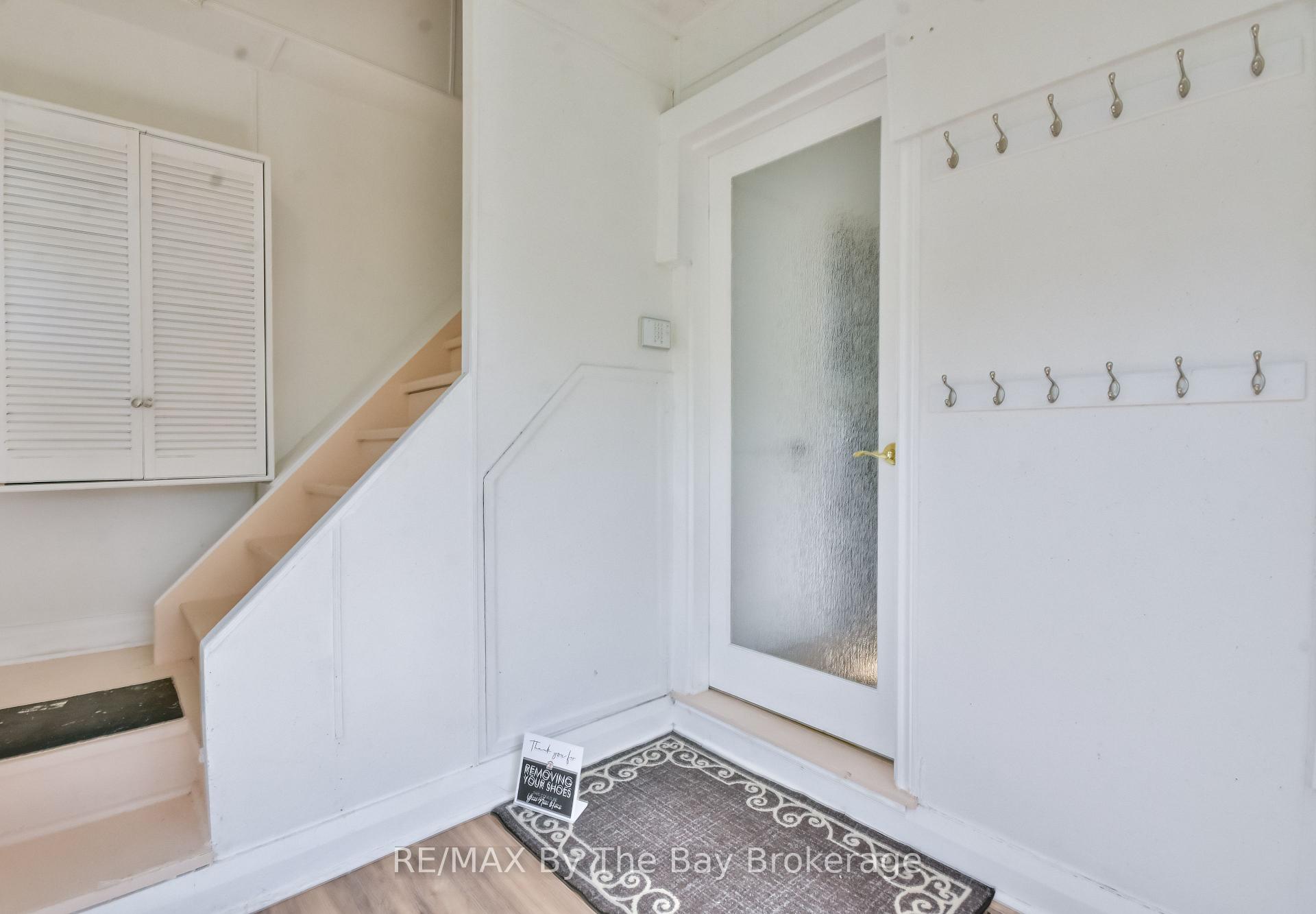 Photo 3 of 1067 Mosley Street, Wasaga Beach — HOMEH