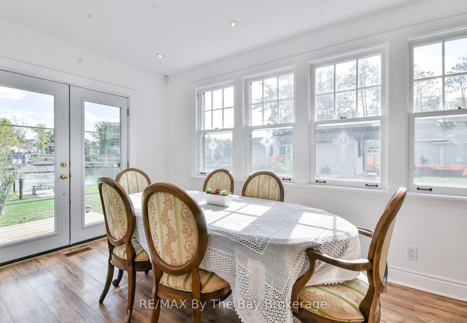 Photo 7 of 1067 Mosley Street, Wasaga Beach — HOMEH