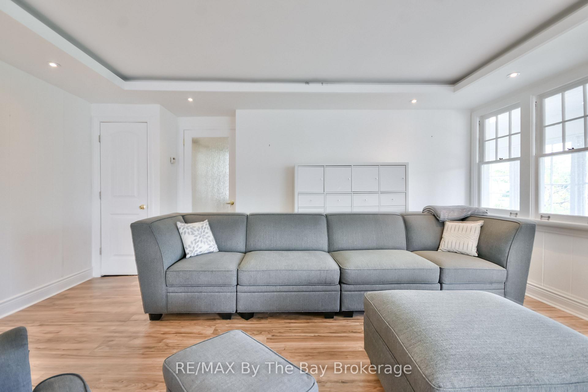 Photo 9 of 1067 Mosley Street, Wasaga Beach — HOMEH