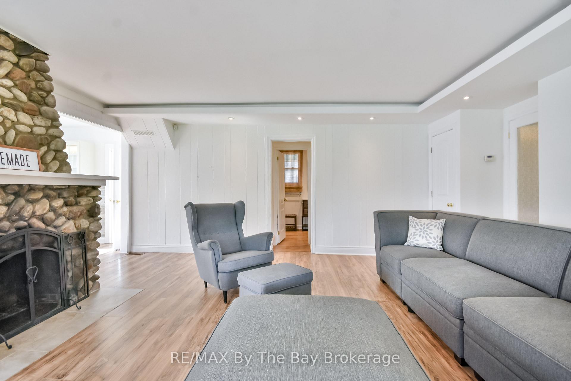 Photo 11 of 1067 Mosley Street, Wasaga Beach — HOMEH