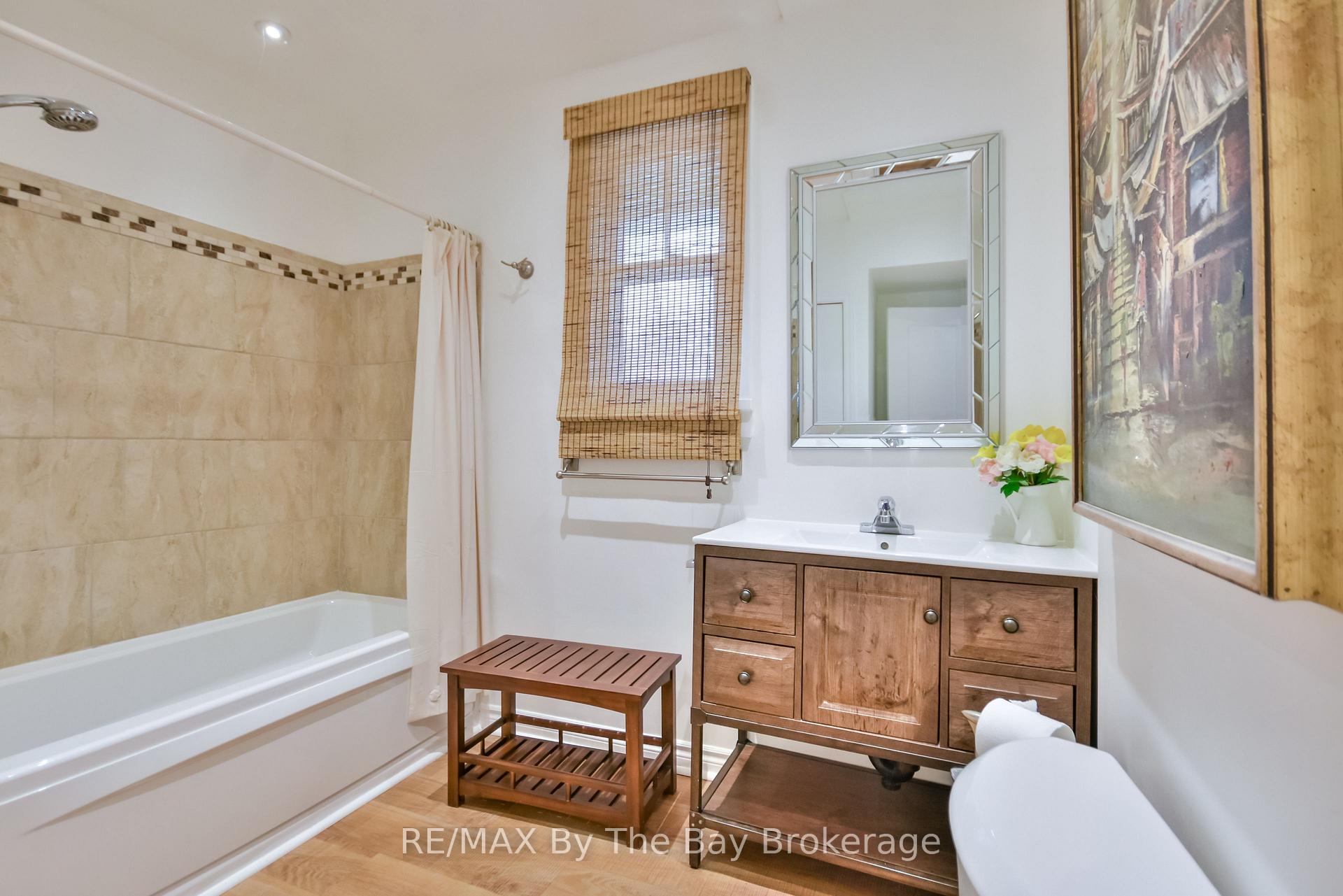 Photo 19 of 1067 Mosley Street, Wasaga Beach — HOMEH