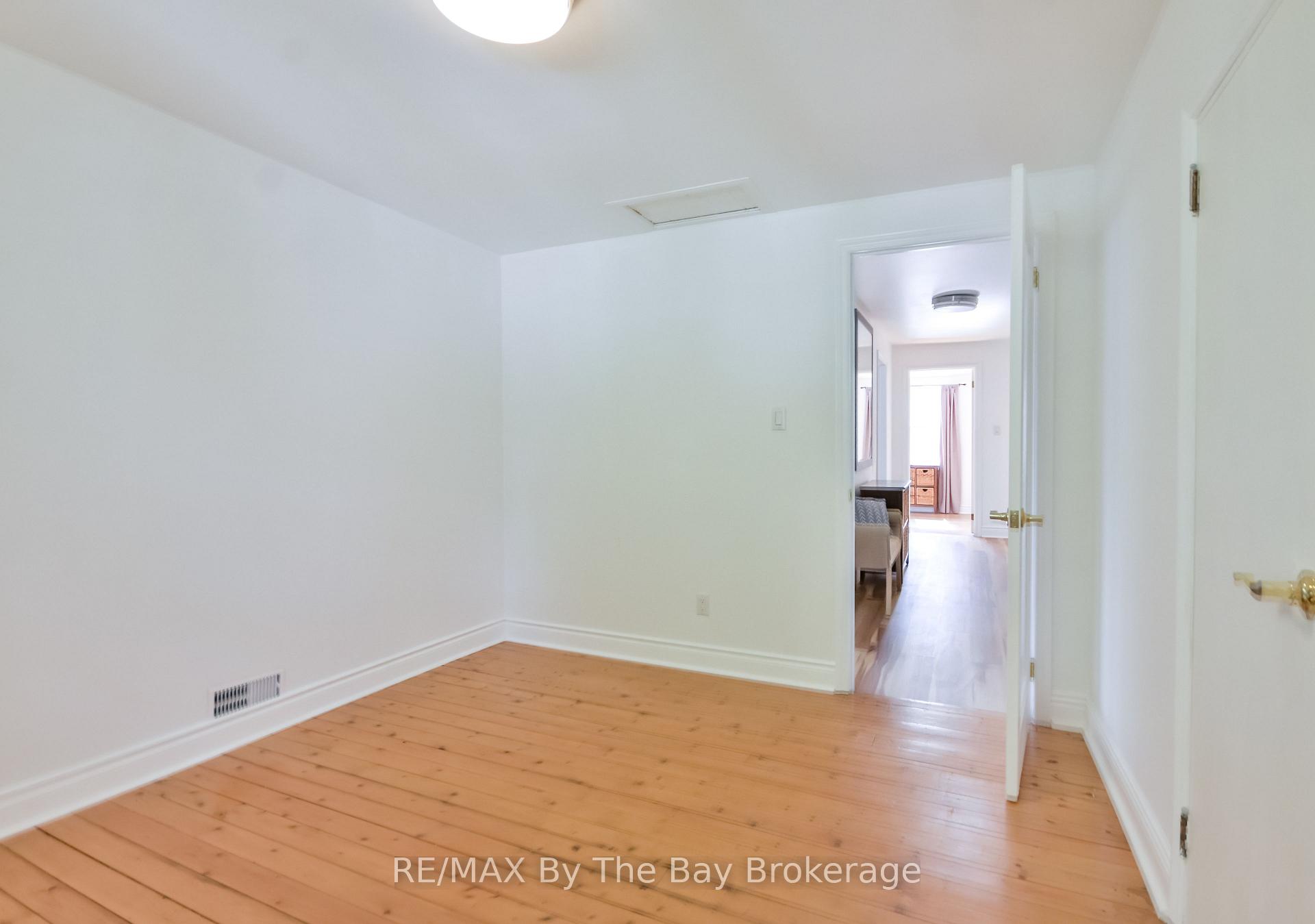 Photo 29 of 1067 Mosley Street, Wasaga Beach — HOMEH