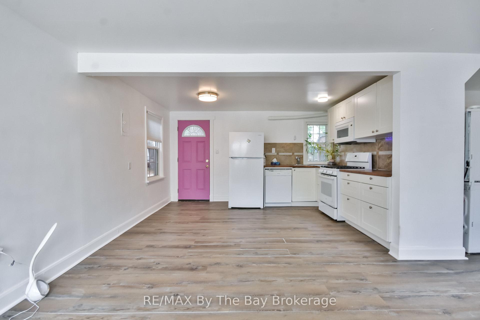Photo 36 of 1067 Mosley Street, Wasaga Beach — HOMEH