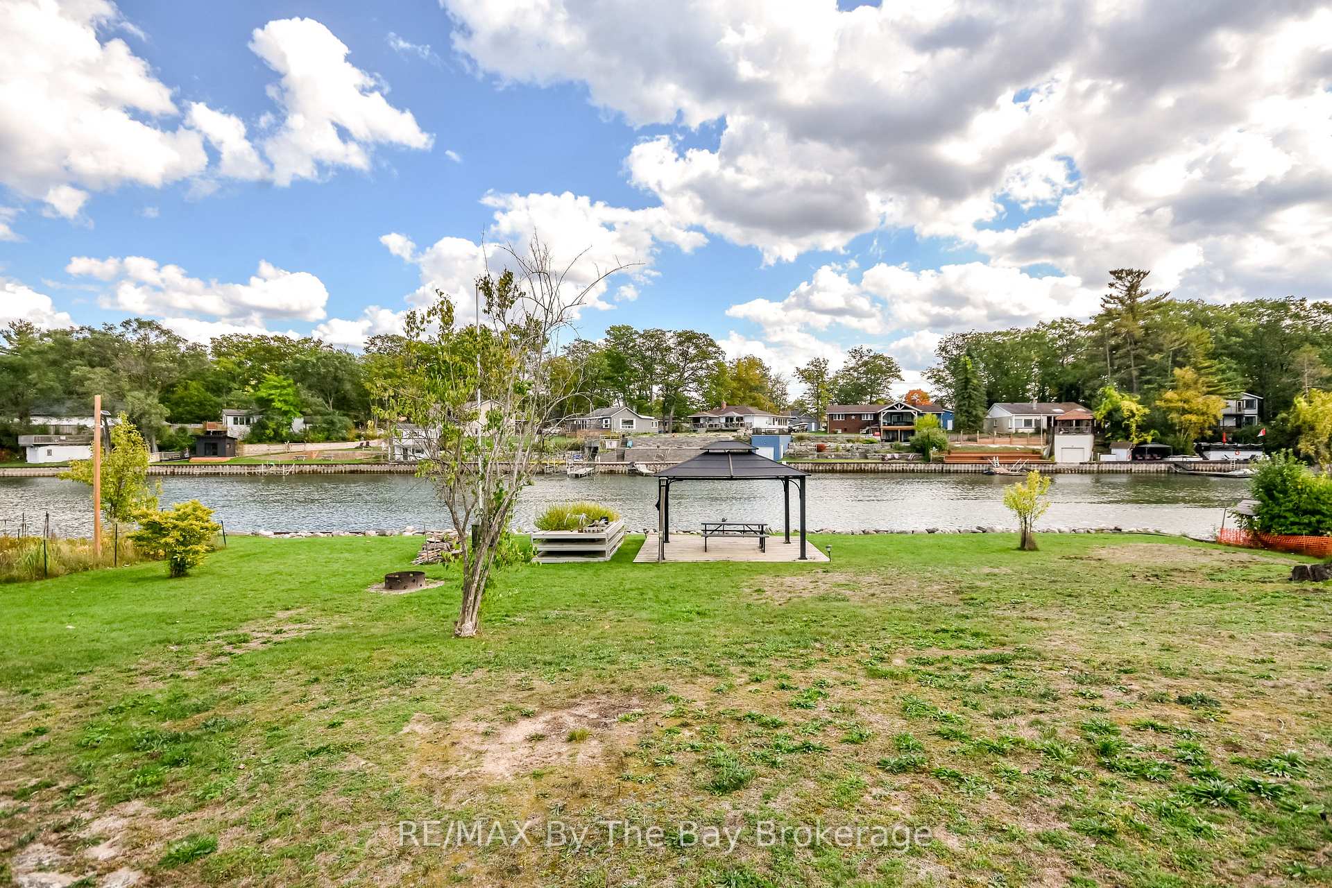 Photo 47 of 1067 Mosley Street, Wasaga Beach — HOMEH