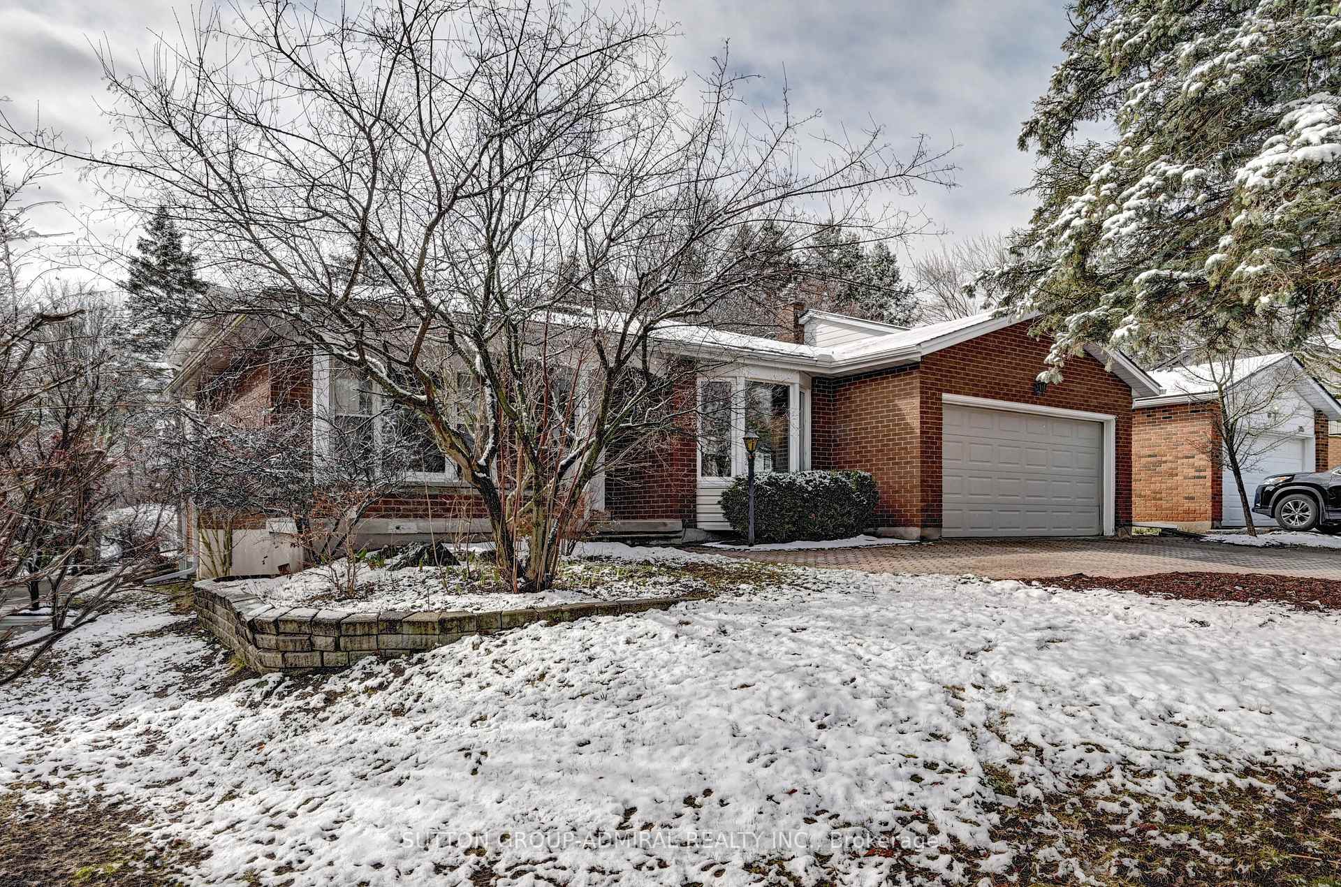 Photo 3 of 383 Stillmeadow Circle, Waterloo — HOMEH