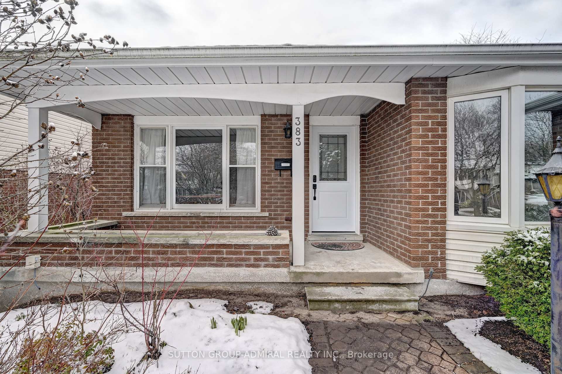Photo 4 of 383 Stillmeadow Circle, Waterloo — HOMEH