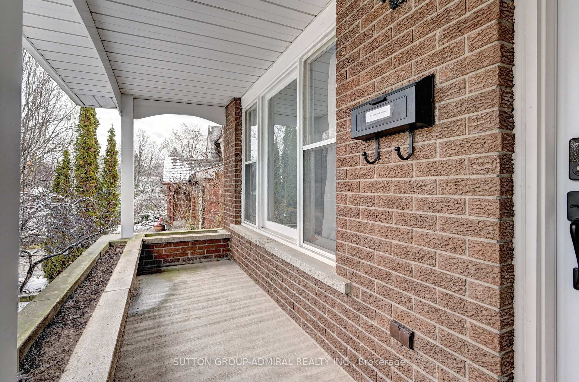 Photo 5 of 383 Stillmeadow Circle, Waterloo — HOMEH