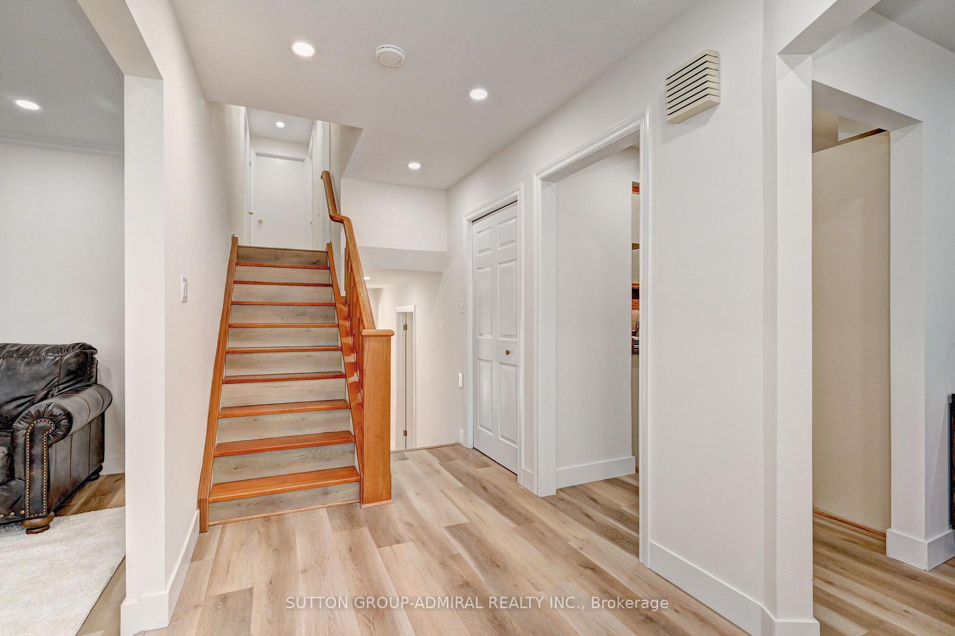 Photo 7 of 383 Stillmeadow Circle, Waterloo — HOMEH