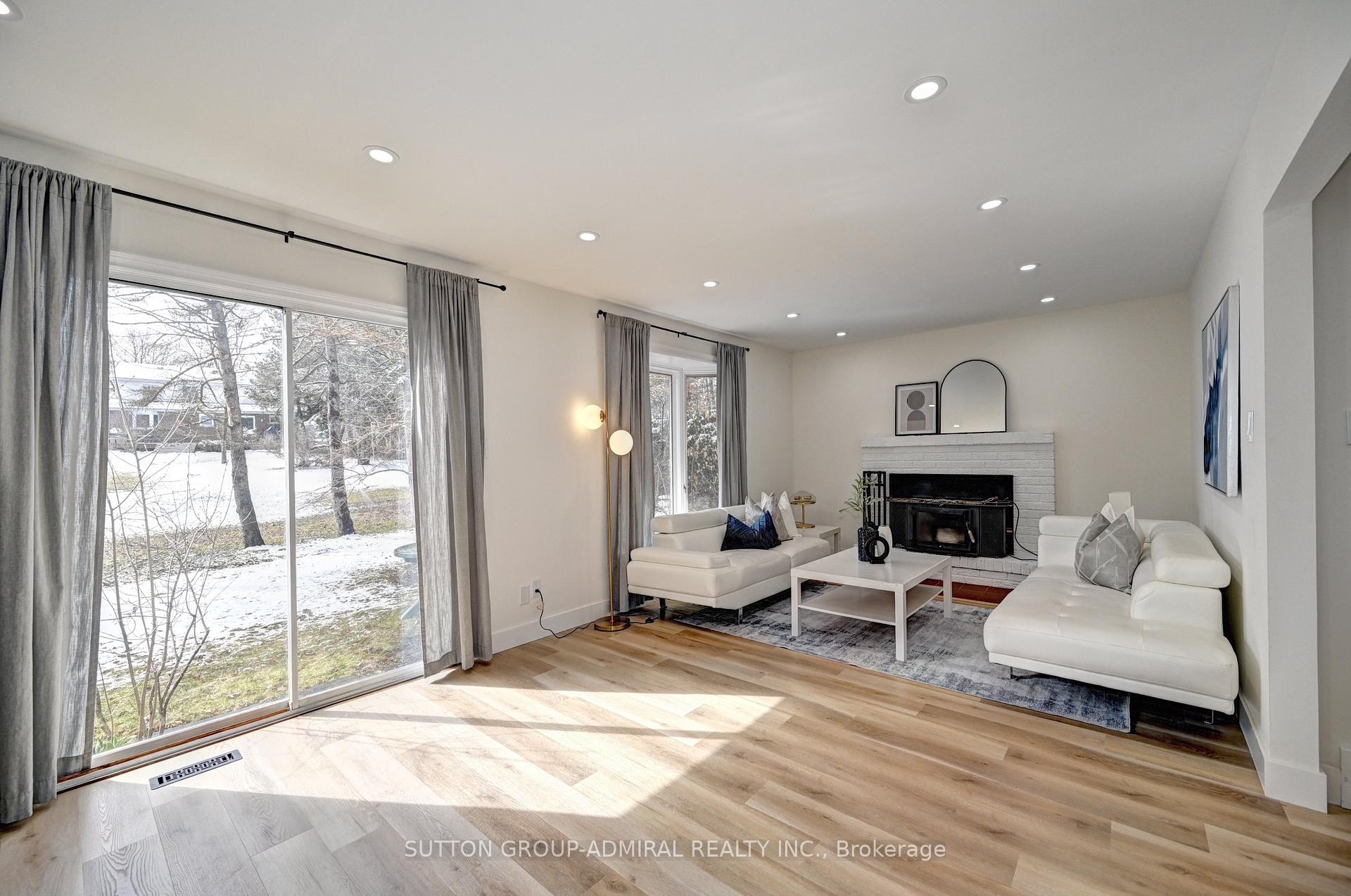 Photo 9 of 383 Stillmeadow Circle, Waterloo — HOMEH