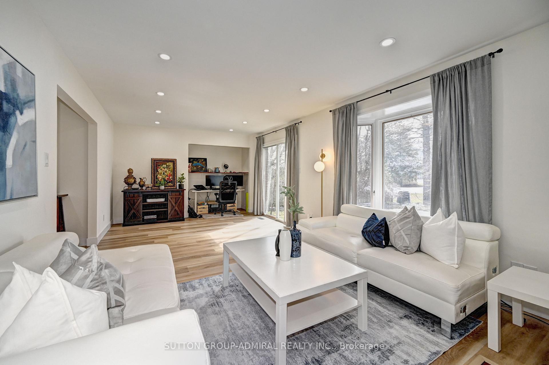 Photo 11 of 383 Stillmeadow Circle, Waterloo — HOMEH