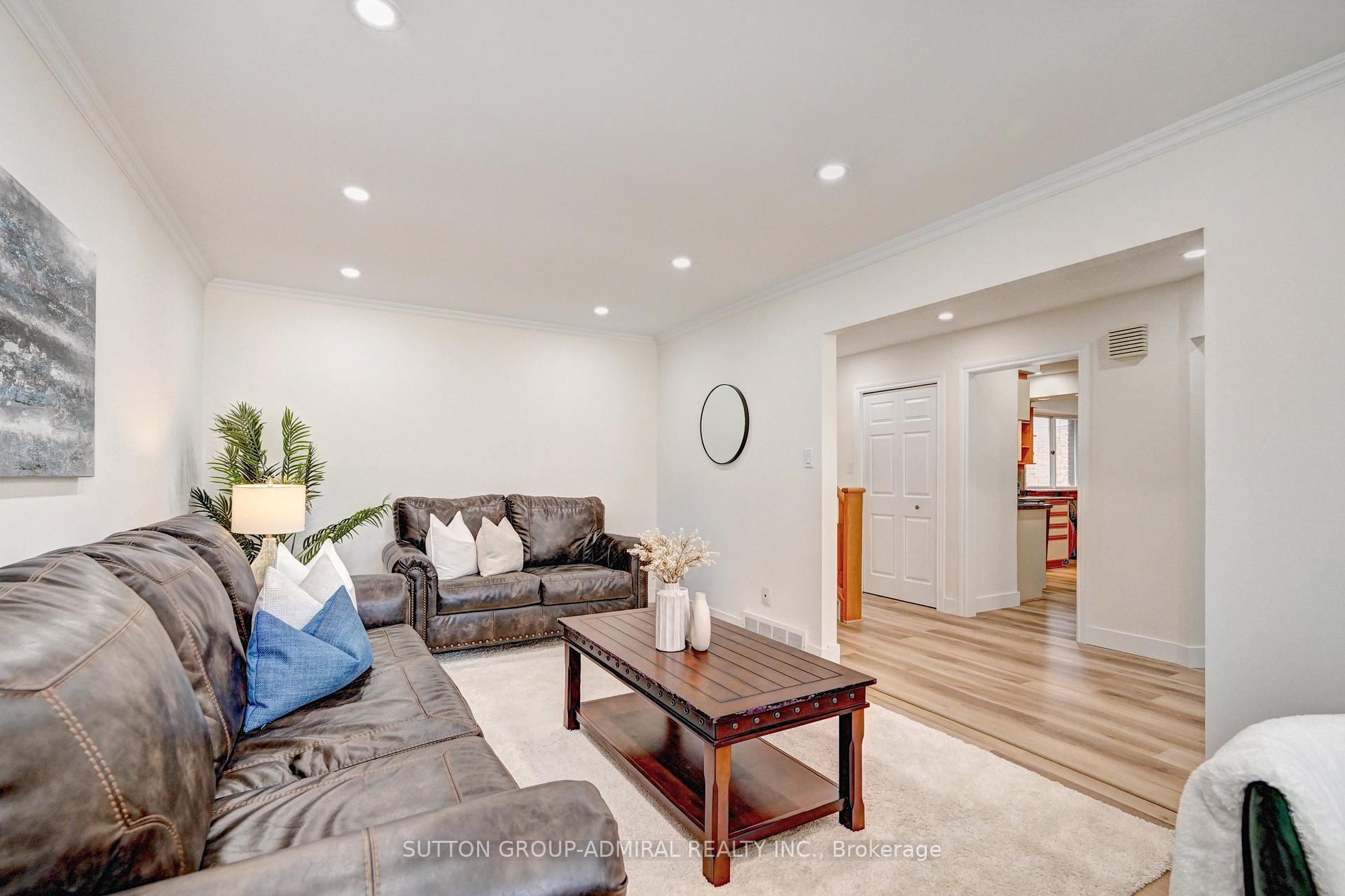 Photo 15 of 383 Stillmeadow Circle, Waterloo — HOMEH