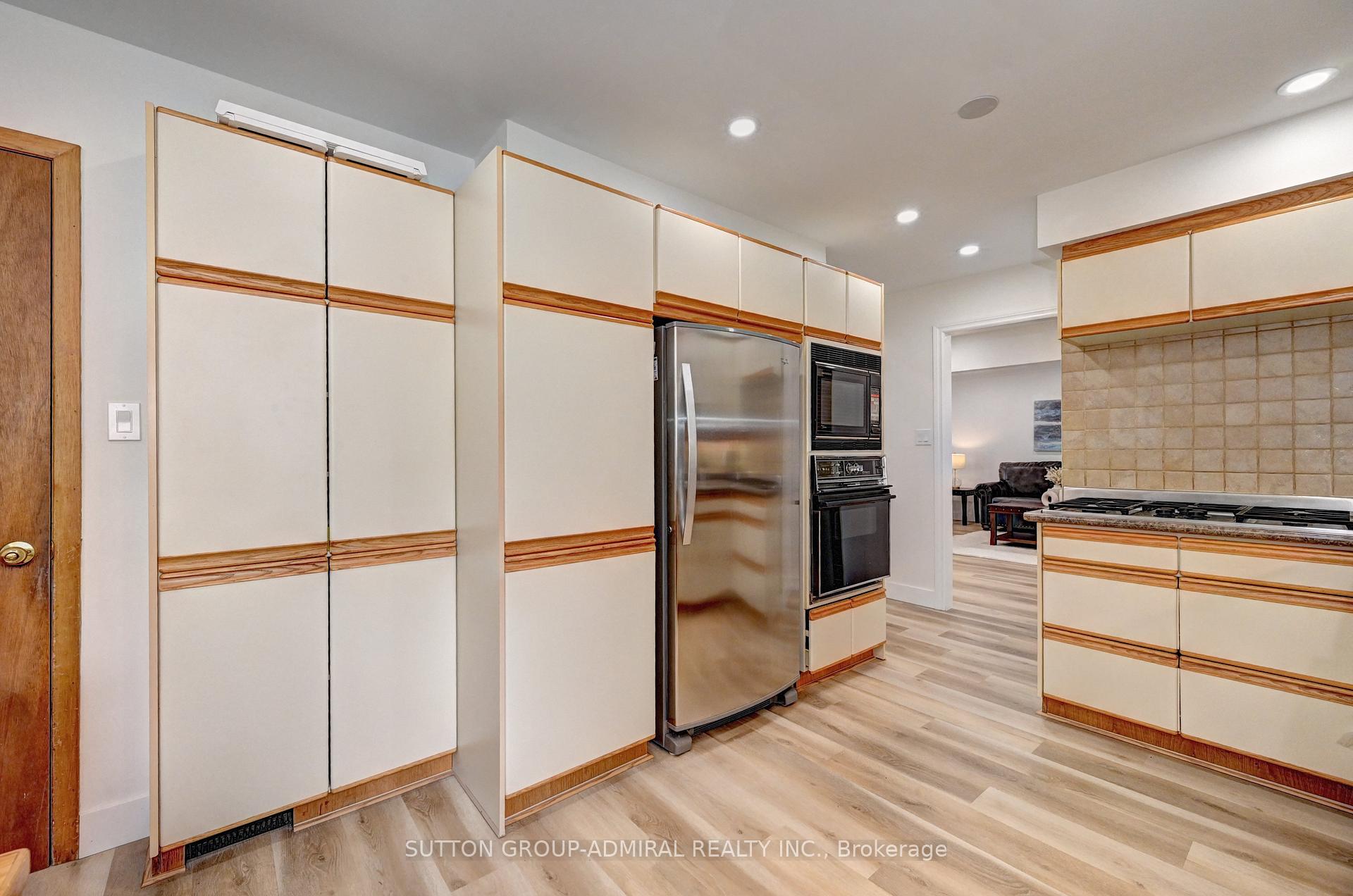 Photo 19 of 383 Stillmeadow Circle, Waterloo — HOMEH