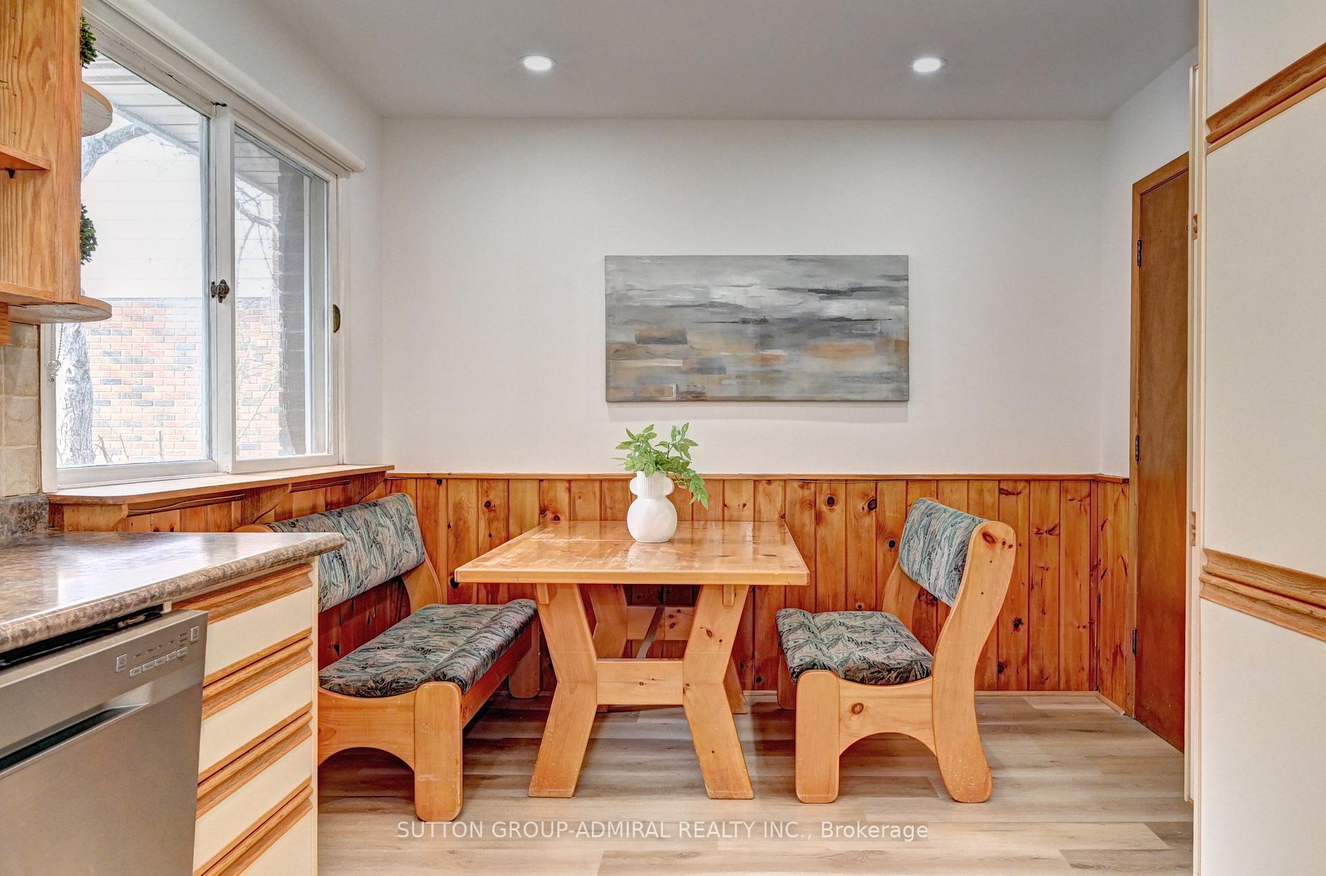 Photo 21 of 383 Stillmeadow Circle, Waterloo — HOMEH