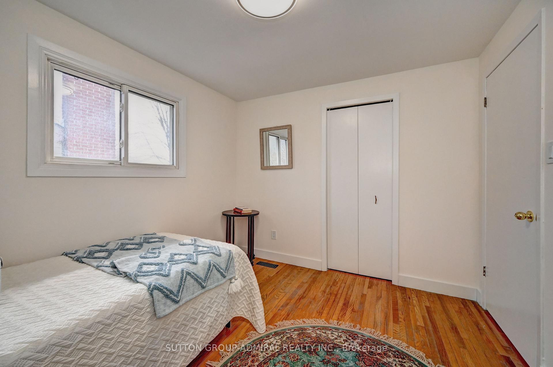 Photo 33 of 383 Stillmeadow Circle, Waterloo — HOMEH