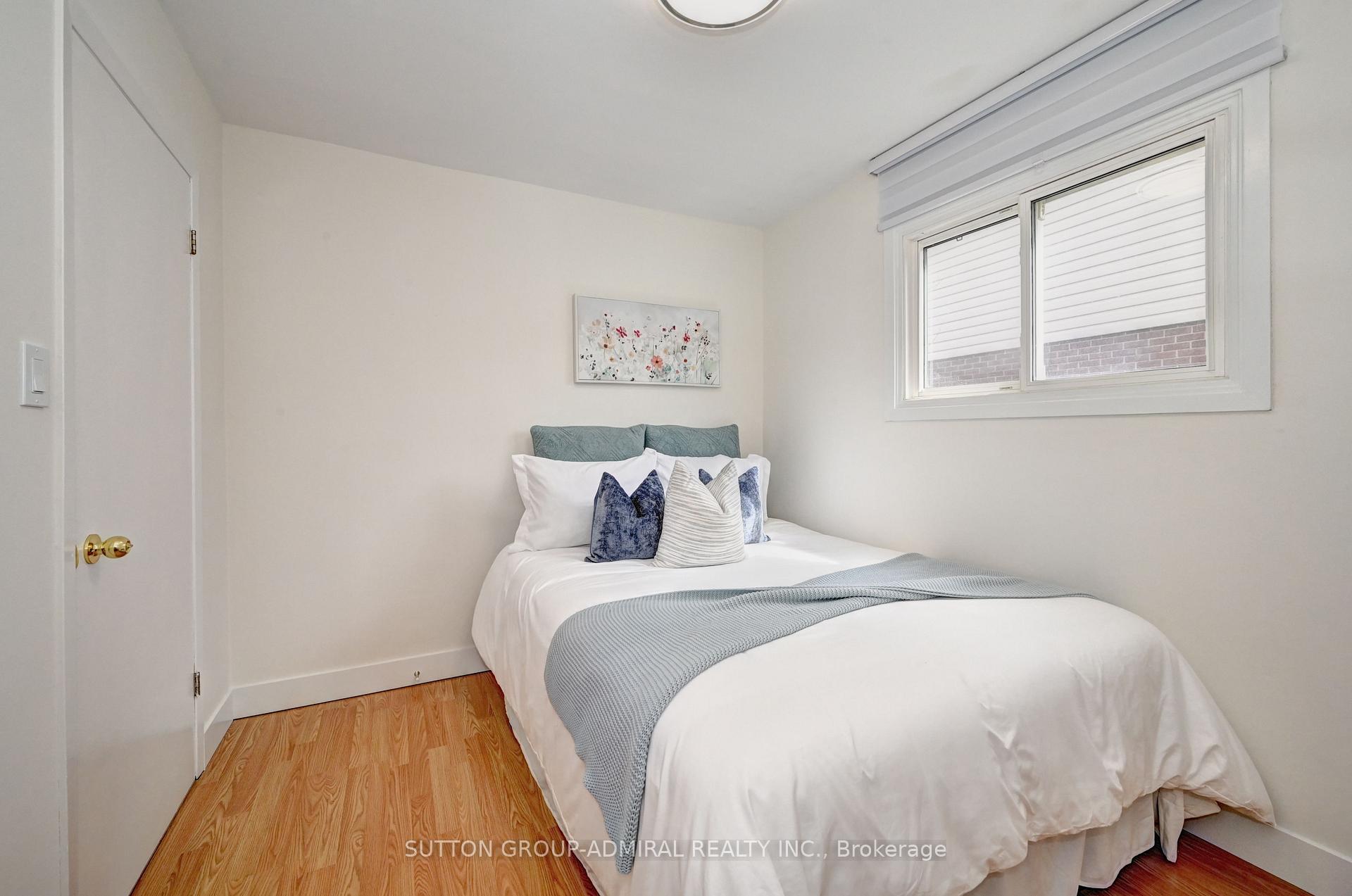 Photo 35 of 383 Stillmeadow Circle, Waterloo — HOMEH