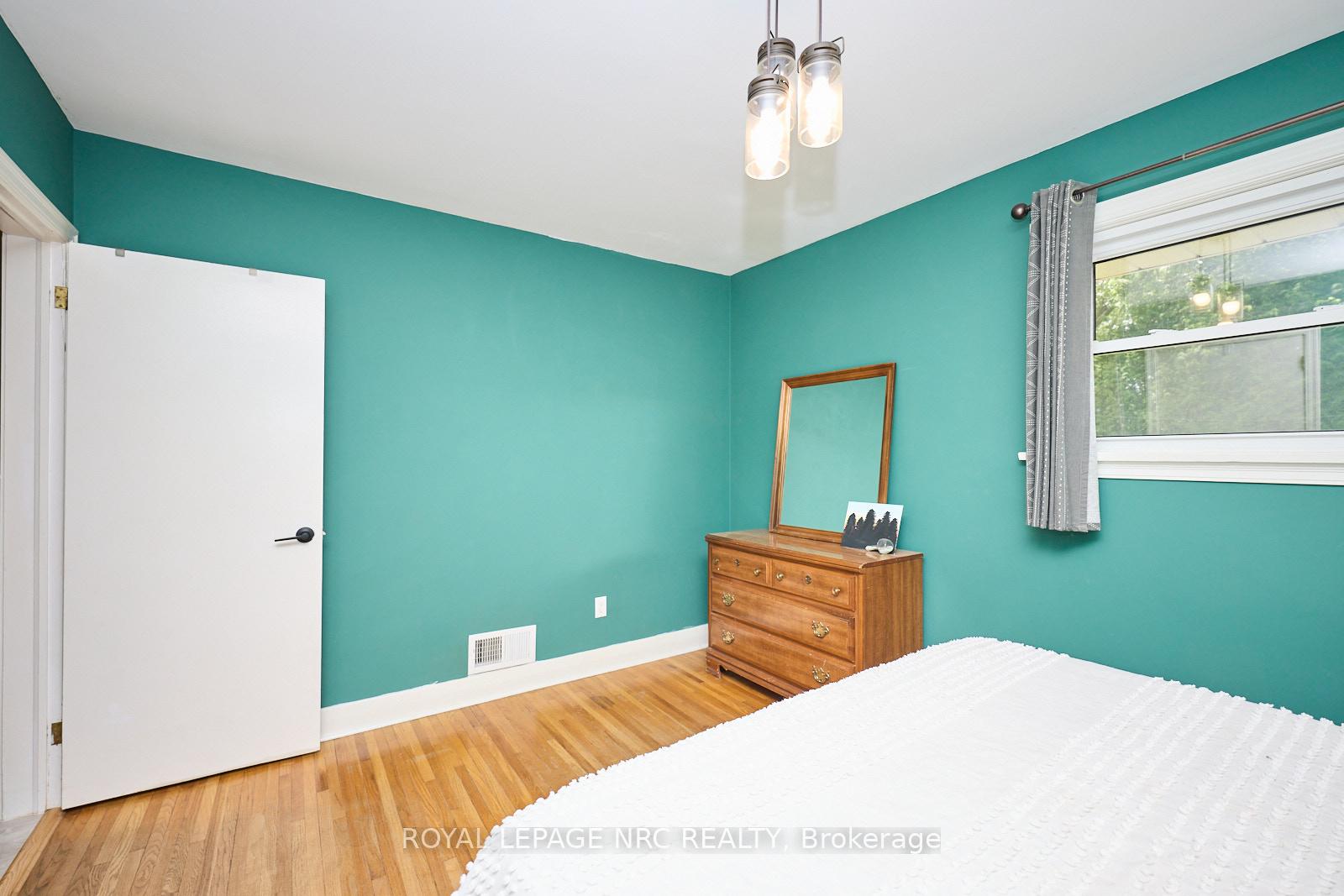 Photo 25 of 143 Gadsby Avenue, Welland, N. Welland — HOMEH