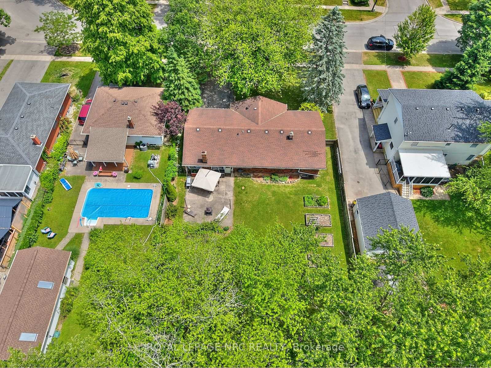 Photo 35 of 143 Gadsby Avenue, Welland, N. Welland — HOMEH