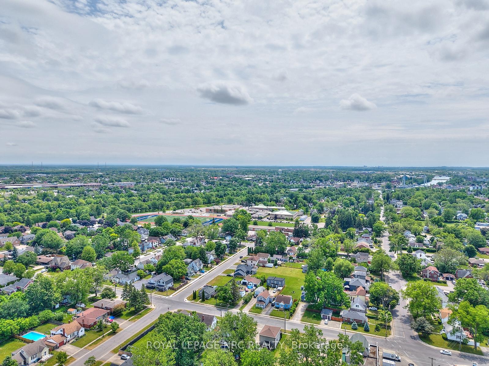 Photo 37 of 143 Gadsby Avenue, Welland, N. Welland — HOMEH