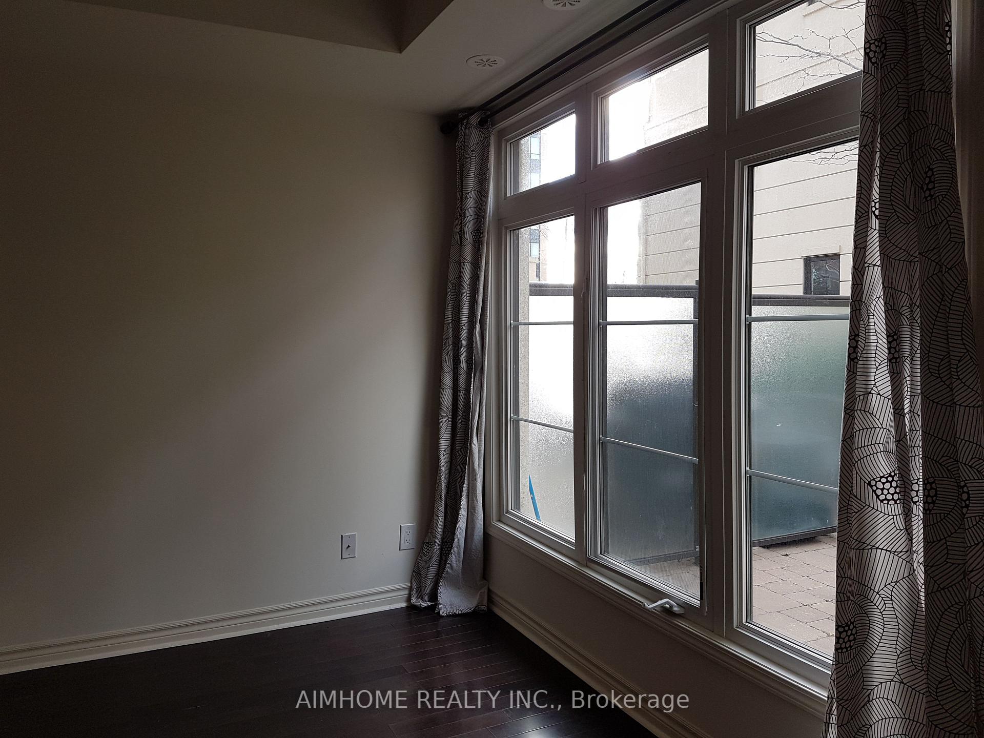 Photo 4 of Unit 46, 7 Brighton Place, Vaughan, Crestwood-Springfarm-Yorkhill — HOMEH