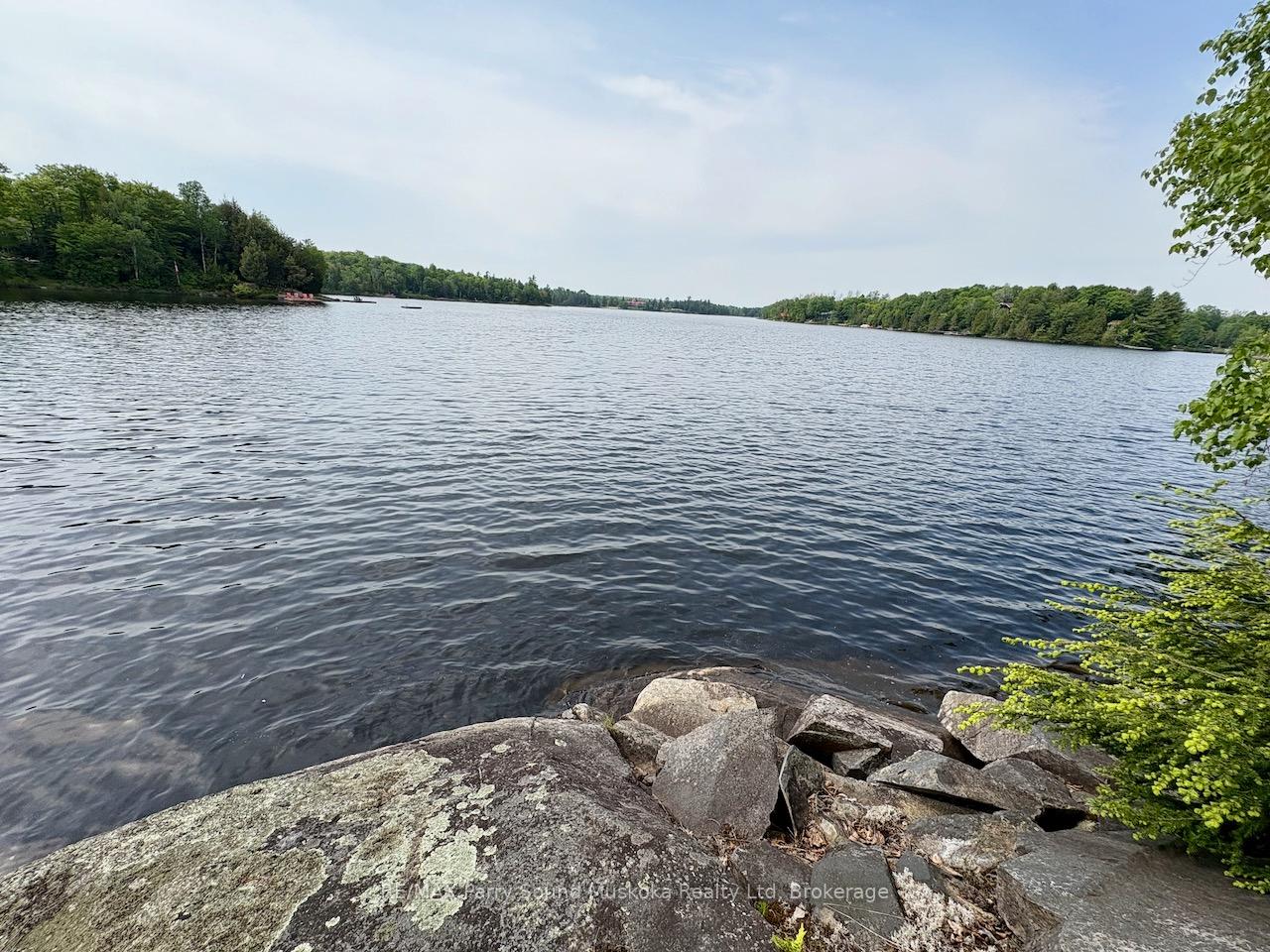 Photo 1 of 490 North Meadowcove Road, Whitestone, Hagerman — HOMEH