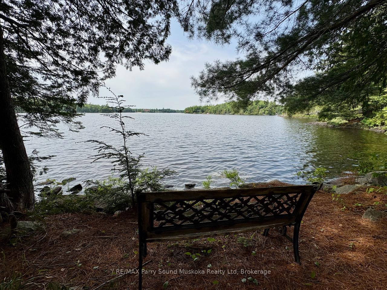 Photo 2 of 490 North Meadowcove Road, Whitestone, Hagerman — HOMEH