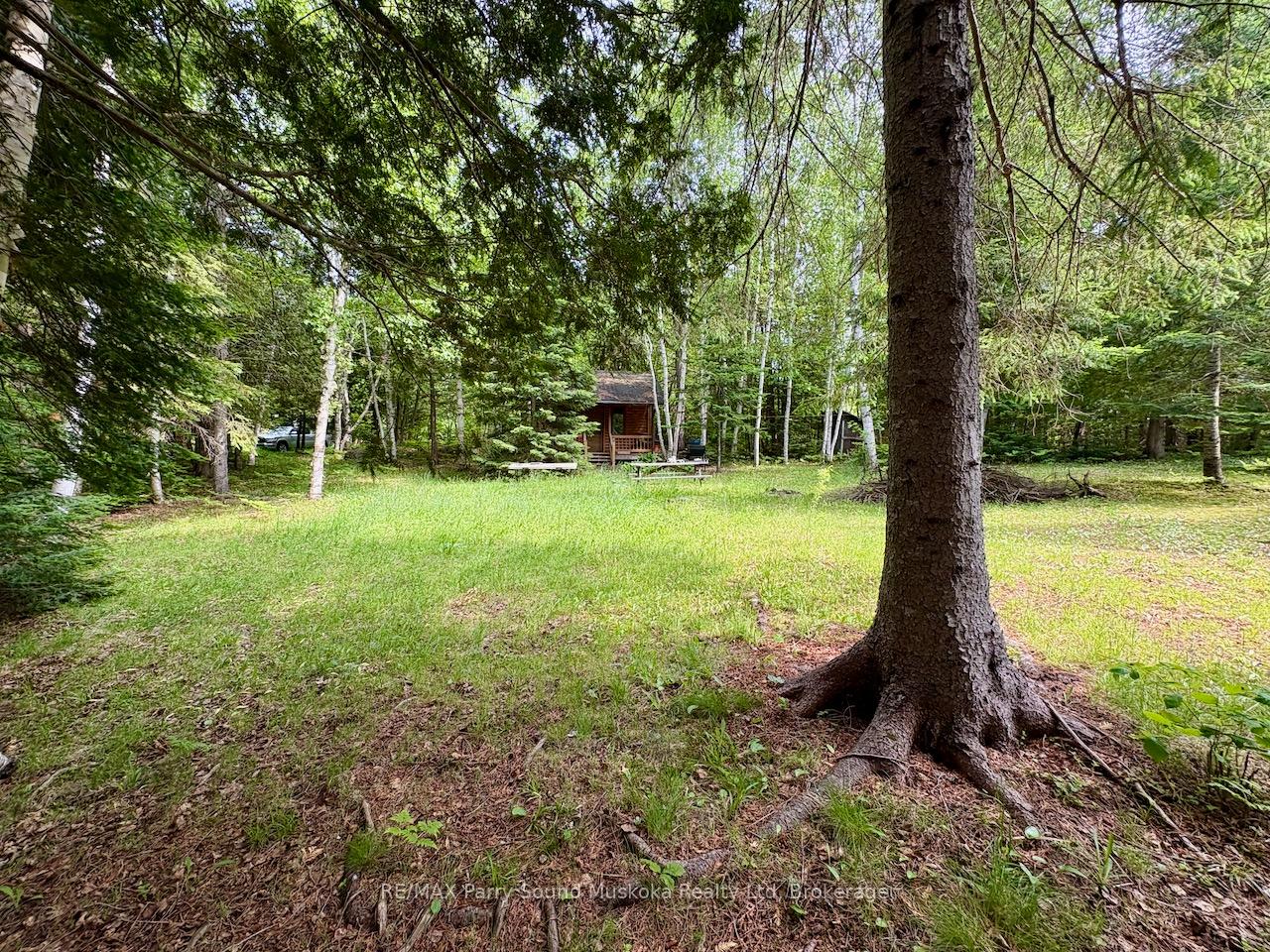 Photo 11 of 490 North Meadowcove Road, Whitestone, Hagerman — HOMEH