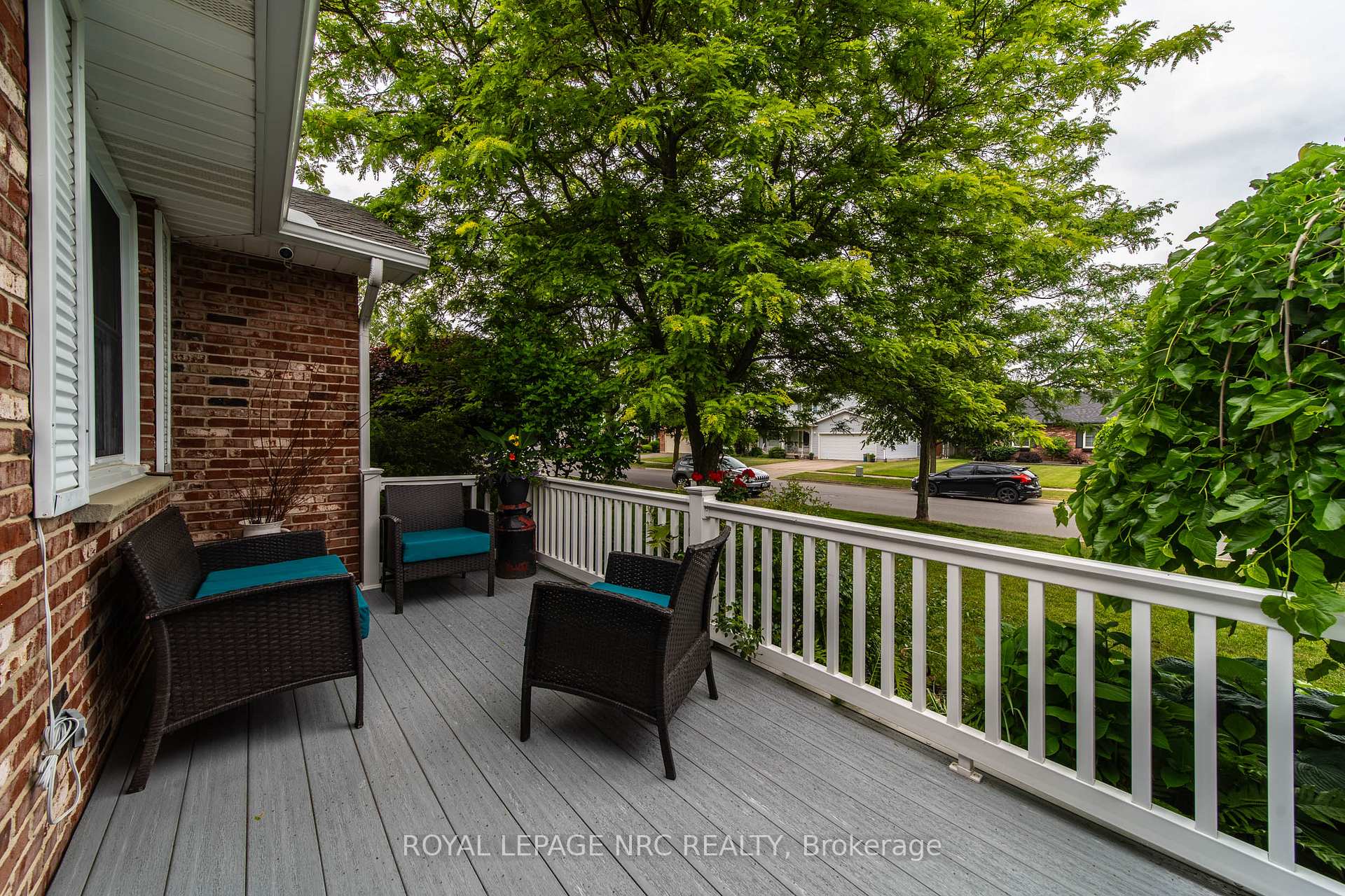 Photo 2 of 135 Green Pointe Drive, Welland, N. Welland — HOMEH