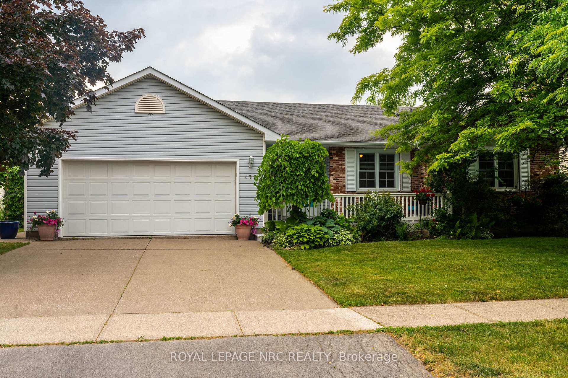 Photo 31 of 135 Green Pointe Drive, Welland, N. Welland — HOMEH