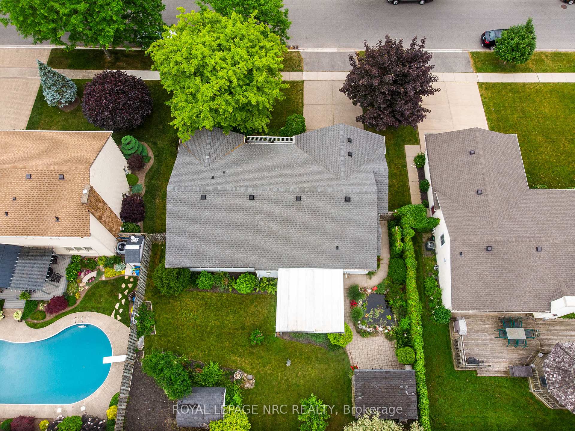 Photo 34 of 135 Green Pointe Drive, Welland, N. Welland — HOMEH