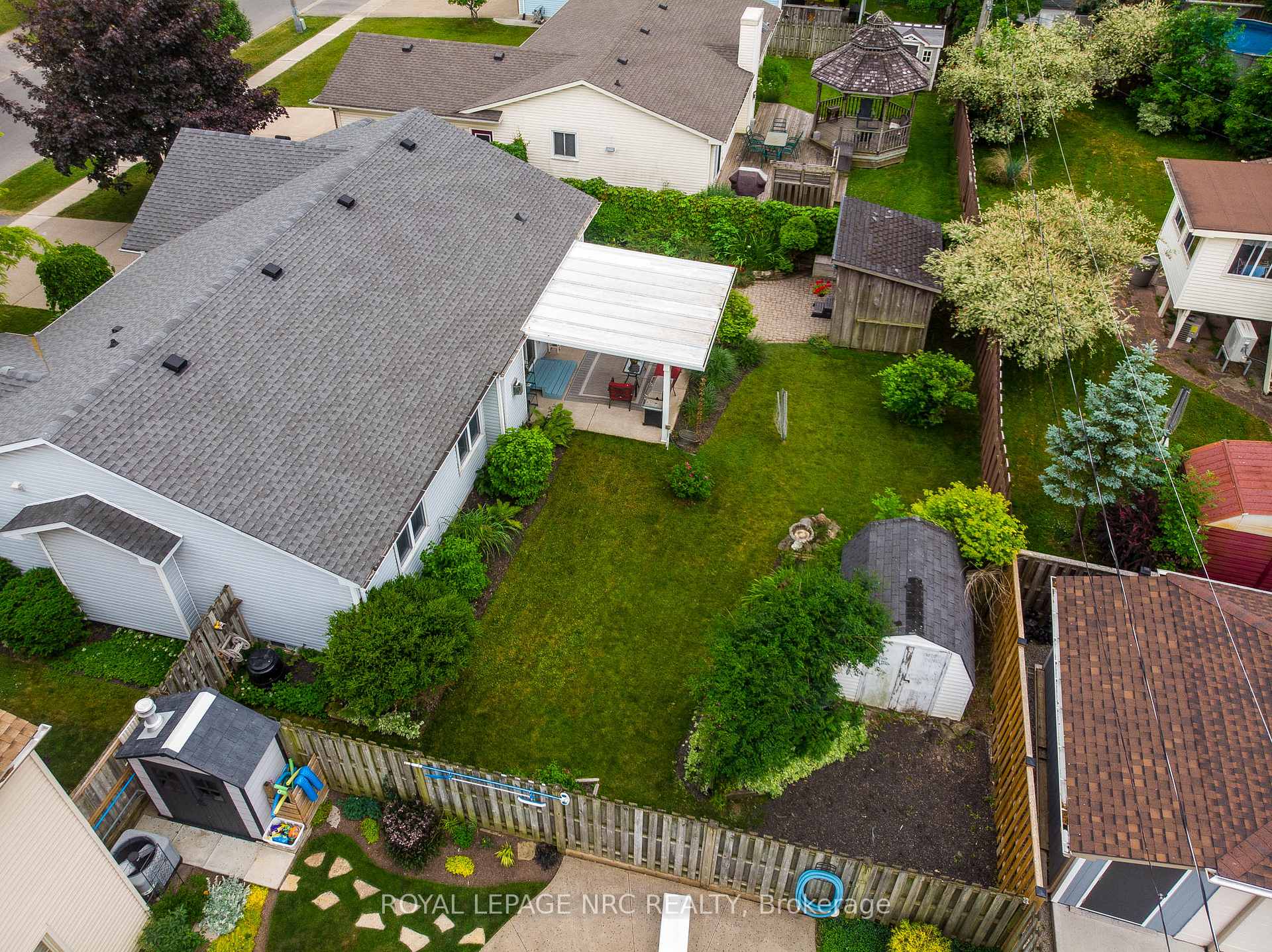 Photo 37 of 135 Green Pointe Drive, Welland, N. Welland — HOMEH
