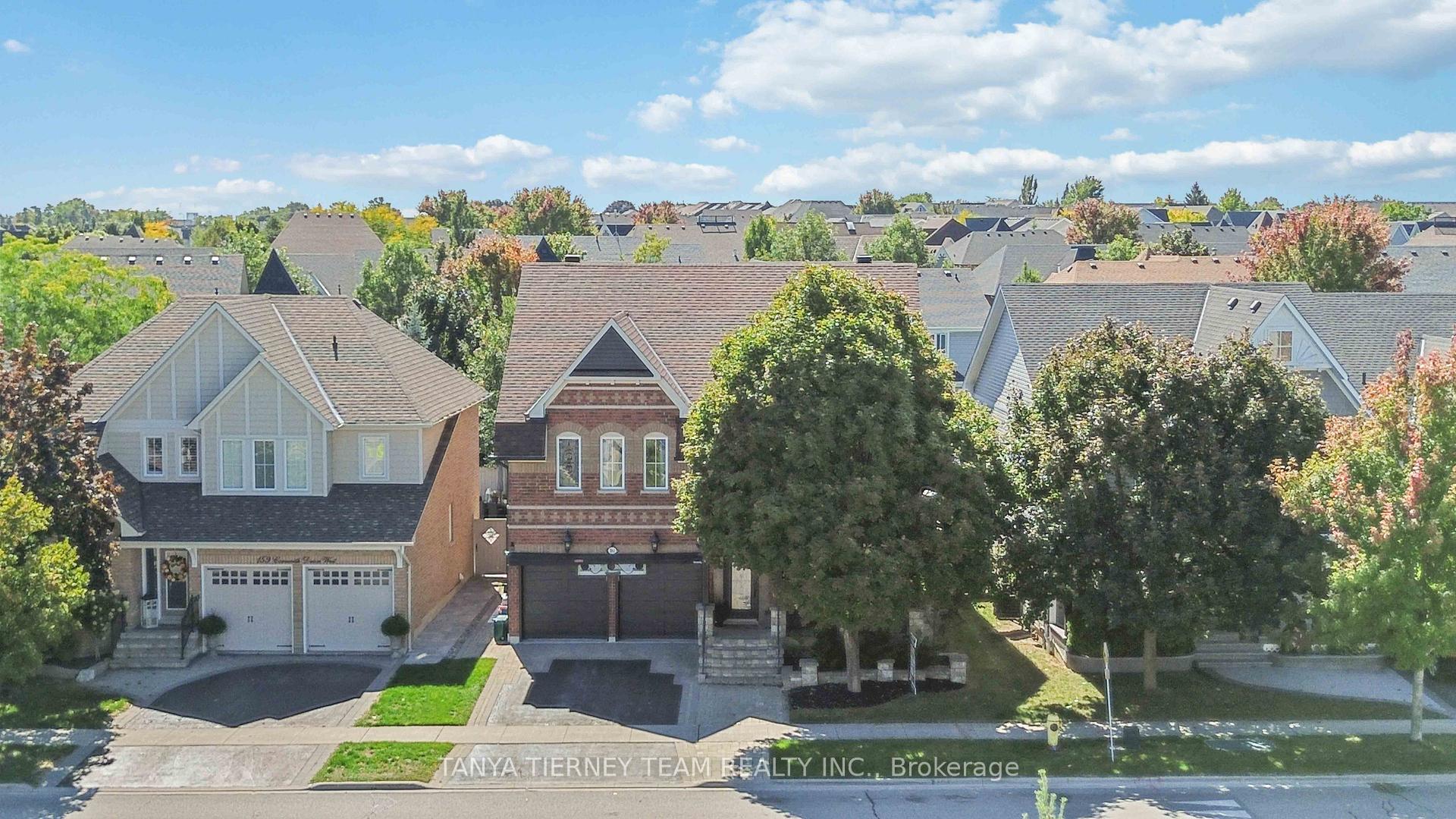 Photo 2 of 161 Carnwith Drive W, Whitby, Brooklin — HOMEH