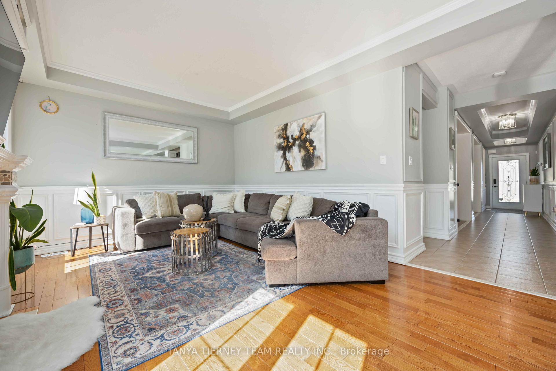 Photo 9 of 161 Carnwith Drive W, Whitby, Brooklin — HOMEH