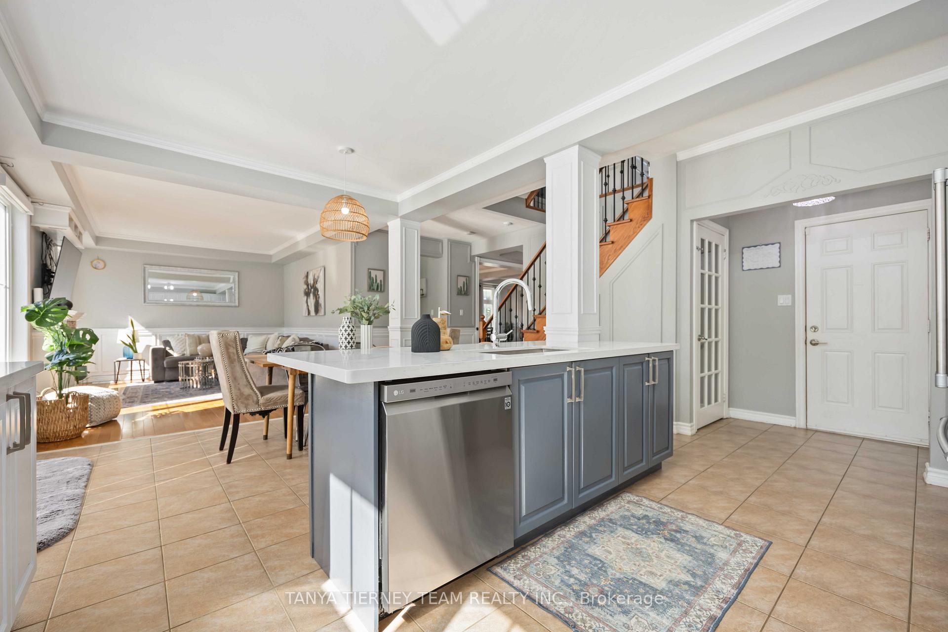 Photo 14 of 161 Carnwith Drive W, Whitby, Brooklin — HOMEH