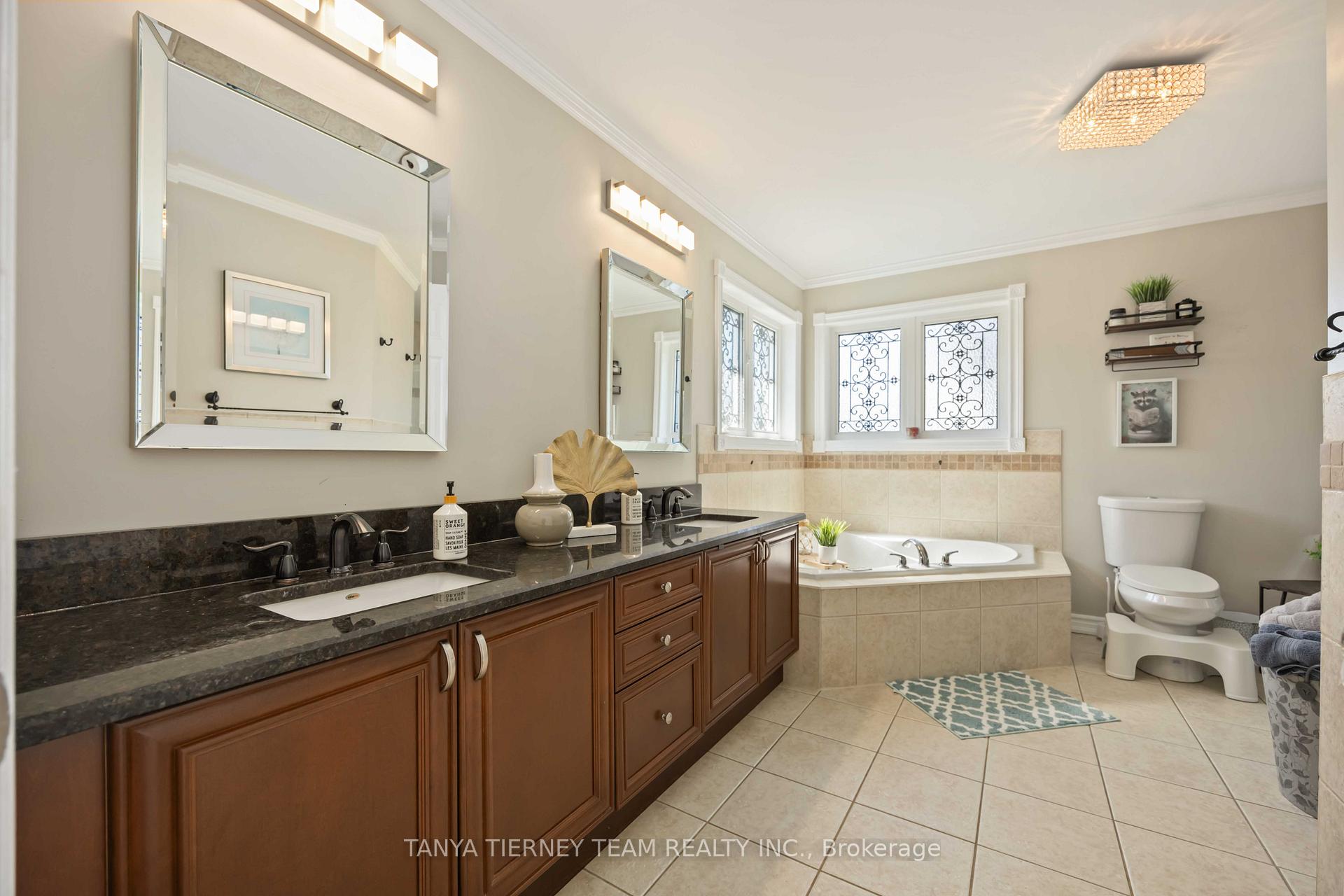 Photo 31 of 161 Carnwith Drive W, Whitby, Brooklin — HOMEH