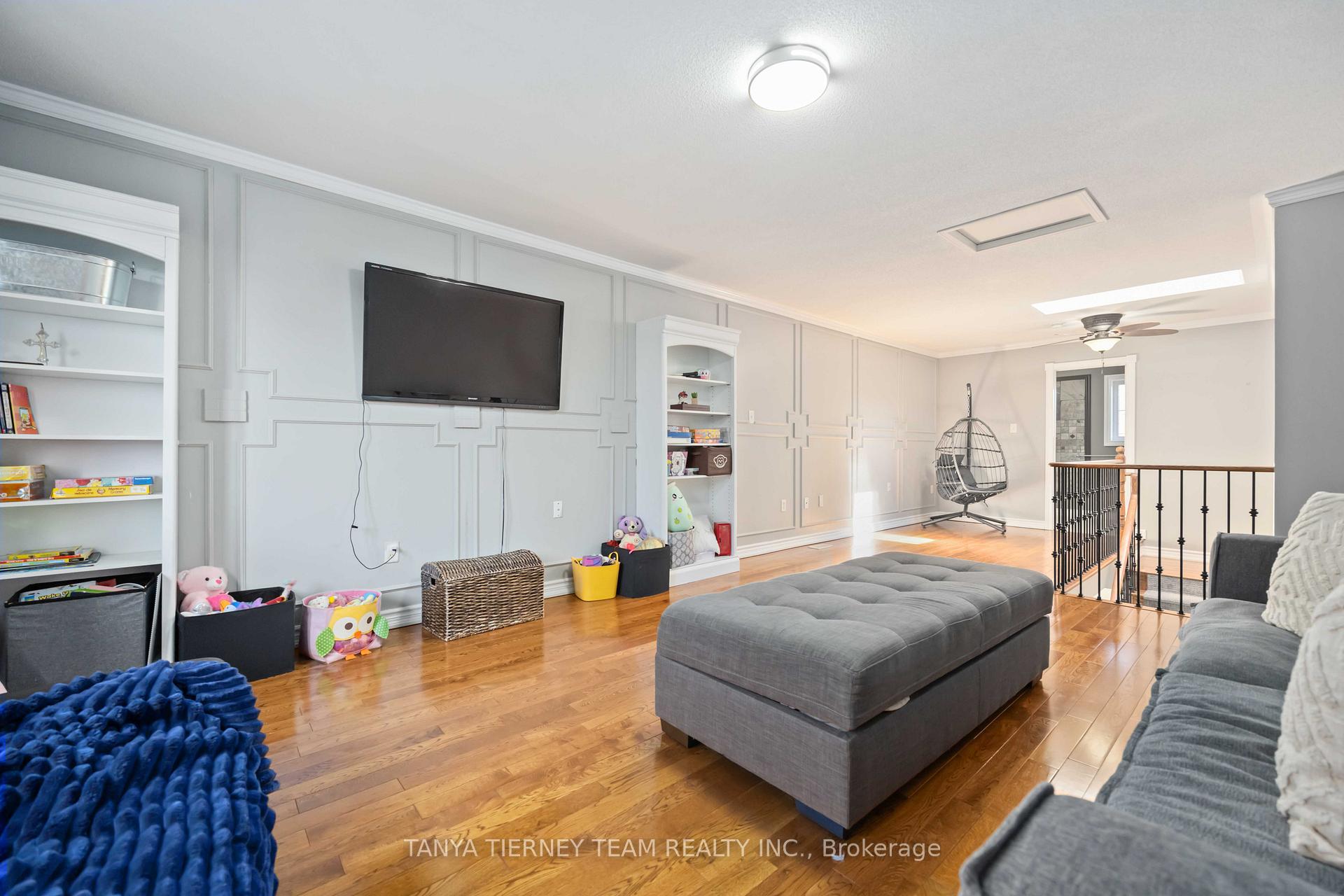 Photo 34 of 161 Carnwith Drive W, Whitby, Brooklin — HOMEH