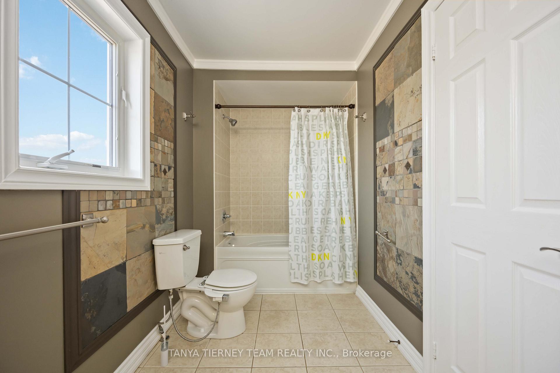 Photo 37 of 161 Carnwith Drive W, Whitby, Brooklin — HOMEH
