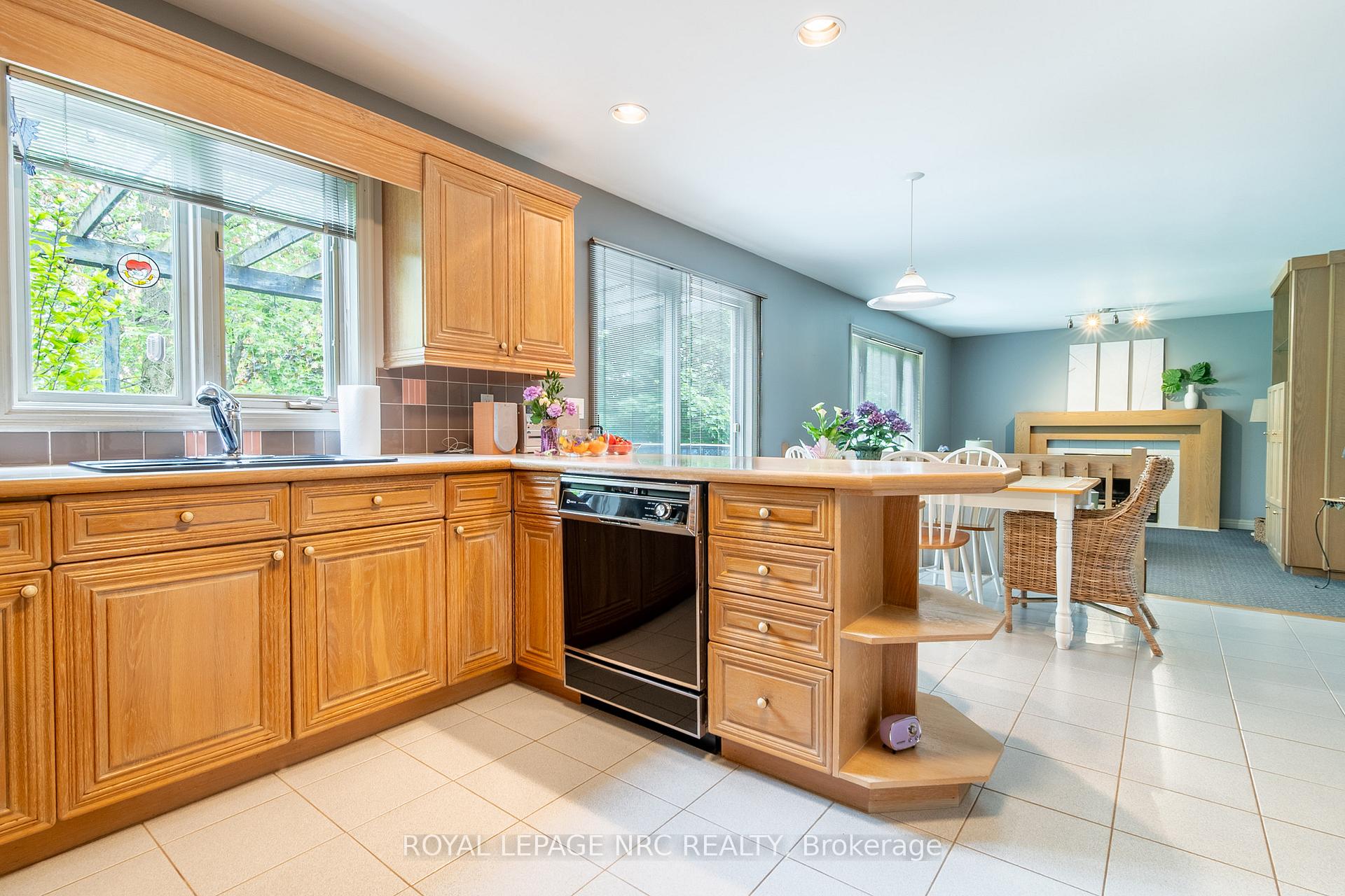 Photo 7 of 70 Stefanie Crescent, Welland, Prince Charles — HOMEH